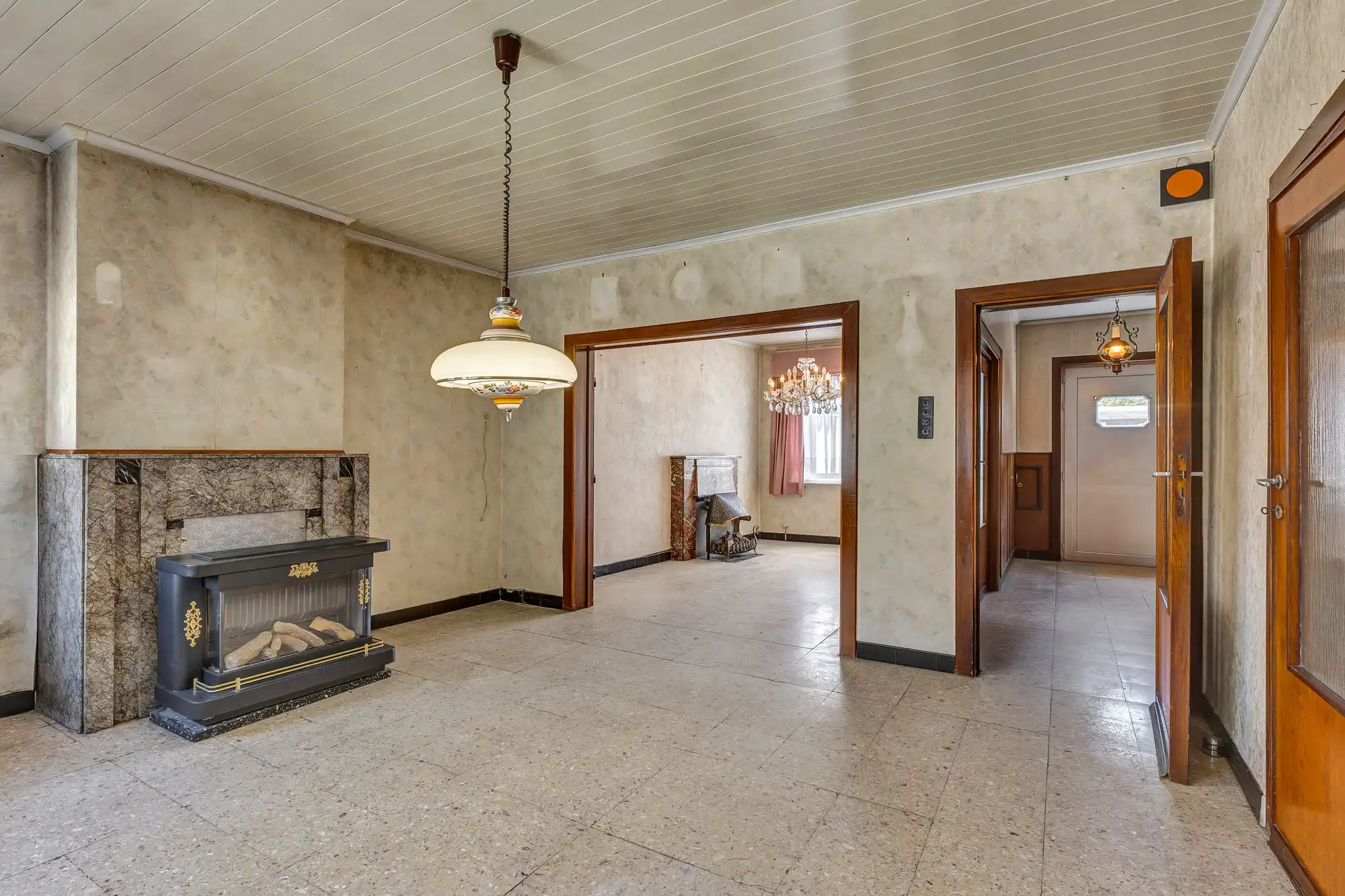 Te renoveren woning met garage foto 15