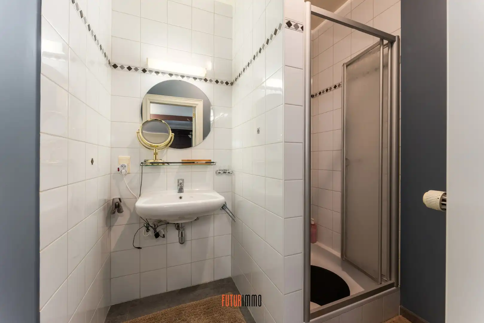 Prachtige villa in residentiële woonwijk foto 25