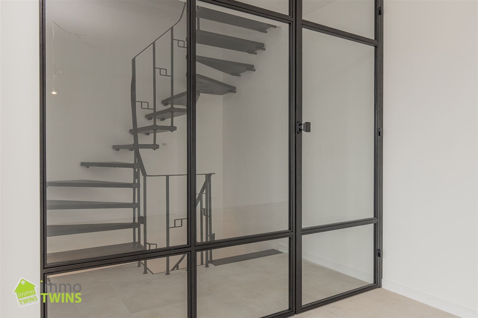 Ruime gerenoveerde bel-etagewoning te Oudegem foto 13