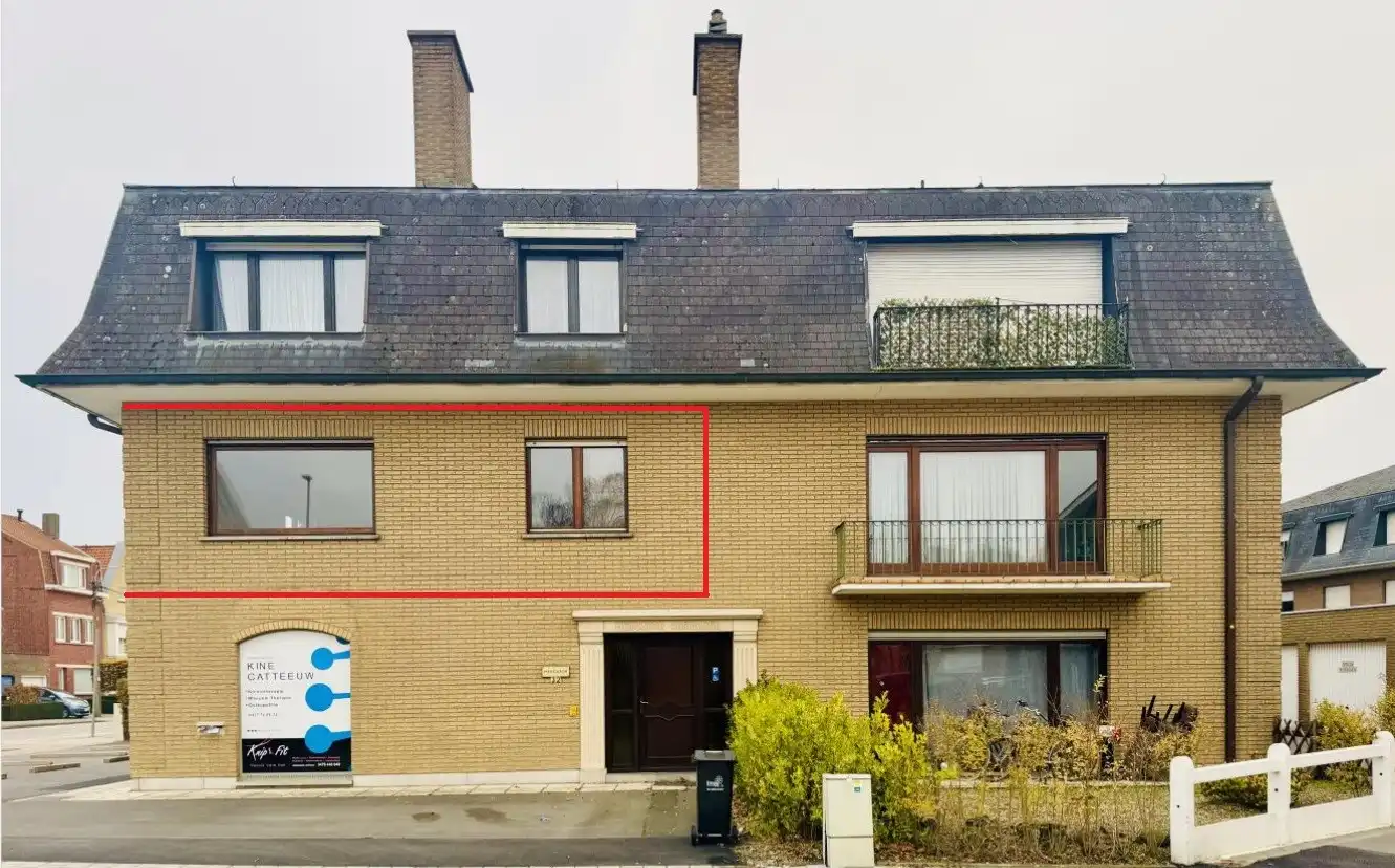 Te renoveren goed gelegen appartement. foto 2