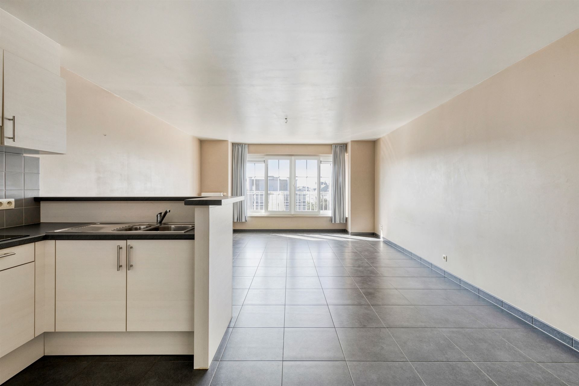 ZONNIGE STUDIO / VLAKBIJ ZEEDIJK foto 6
