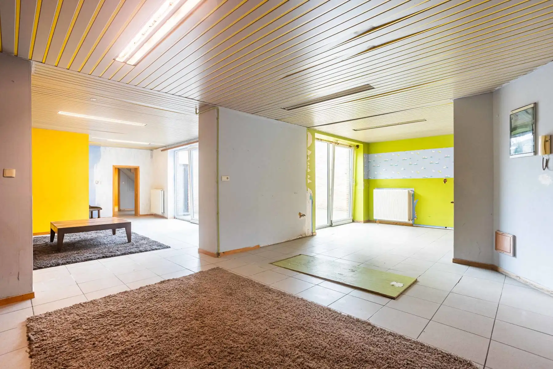 Polyvalente woning met tuin:  momenteel 2 appartementen garage en groot magazijn! foto 7