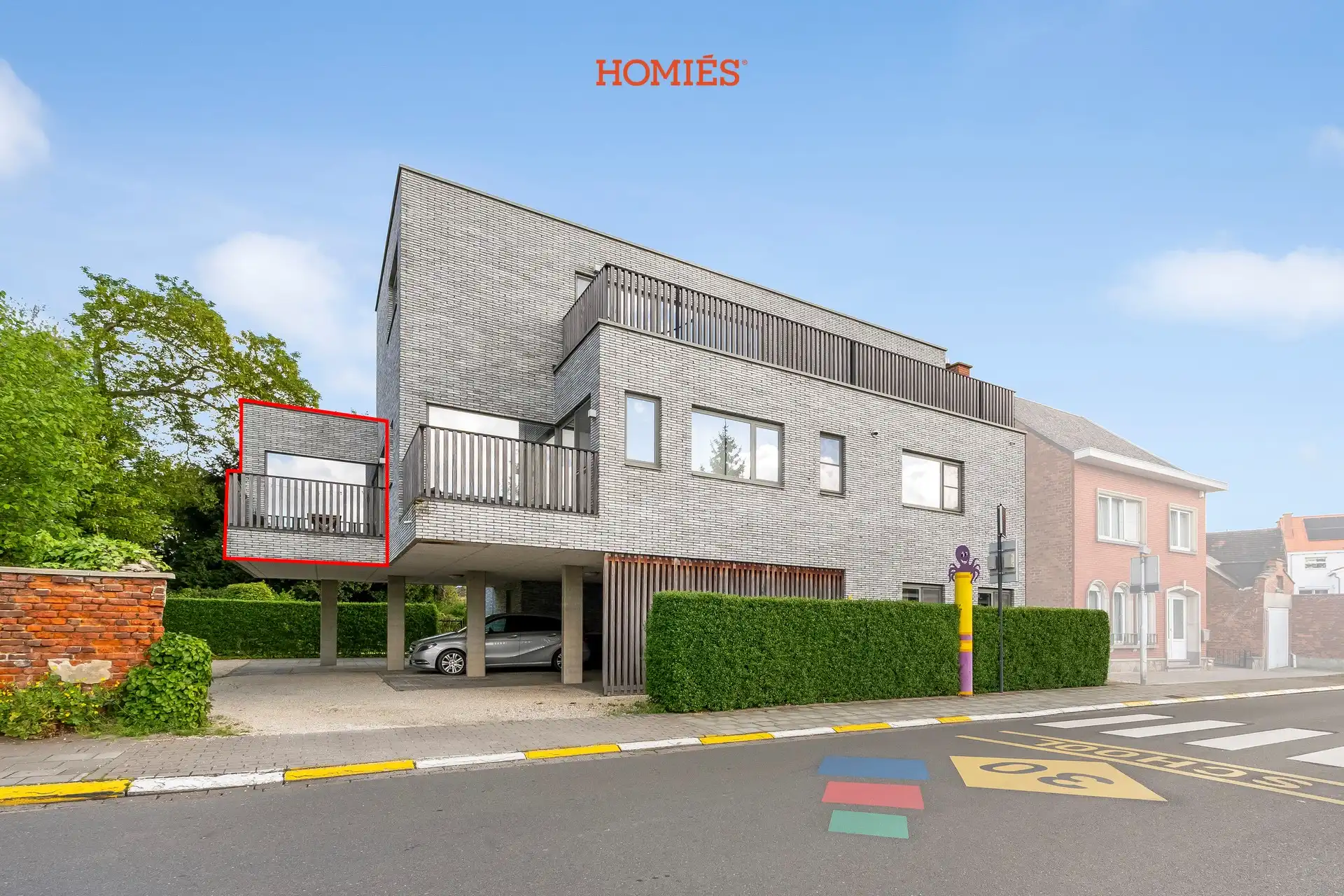 Modern 1-slaapkamerappartement met terras en staanplaats foto 2