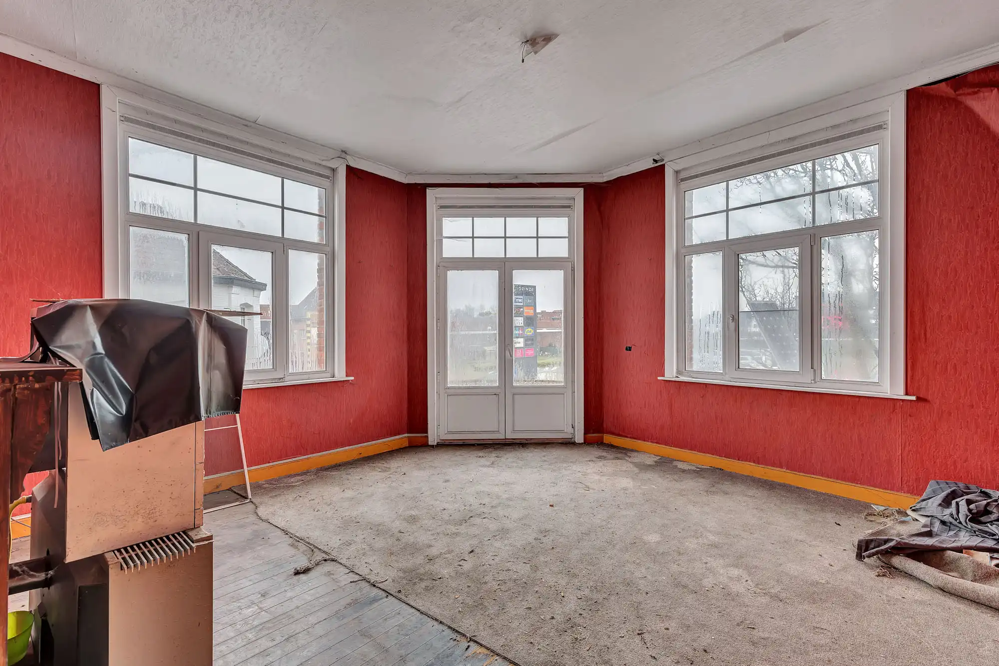 Volledig te renoveren handelspand met woonst op toplocatie foto 8