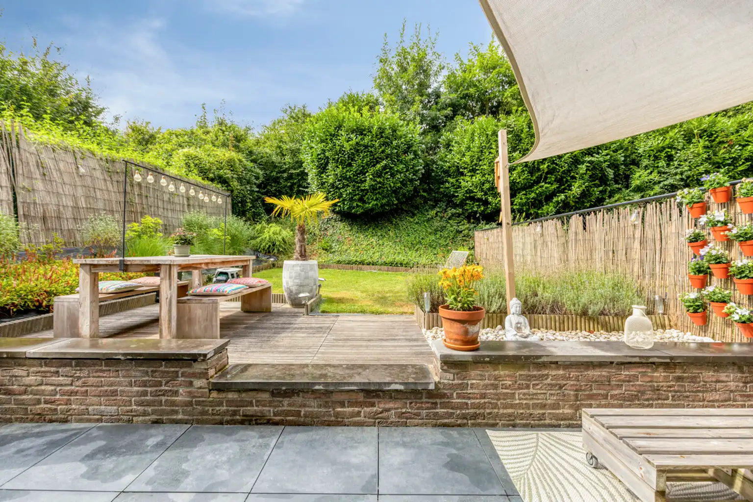 Instapklaar 2-slaapkamerappartement met tuin en garage foto 23