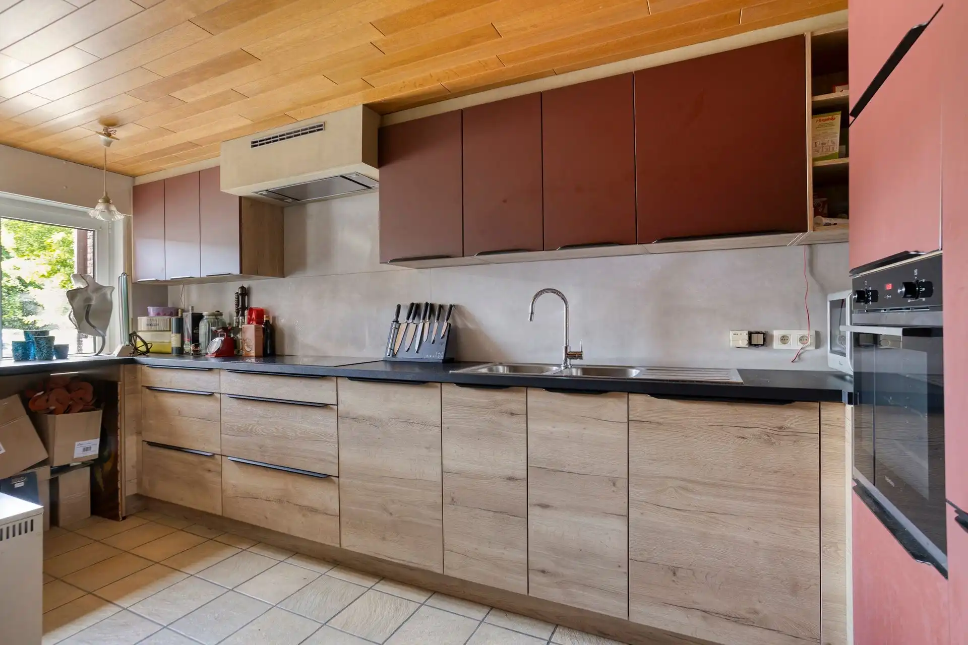 CENTRUM SINT-PIETERS-LEEUW : ruime 2-gevelwoning met atelier/commerciële ruimte (3 slpks) met grote tuin en private autostaanplaats foto 8