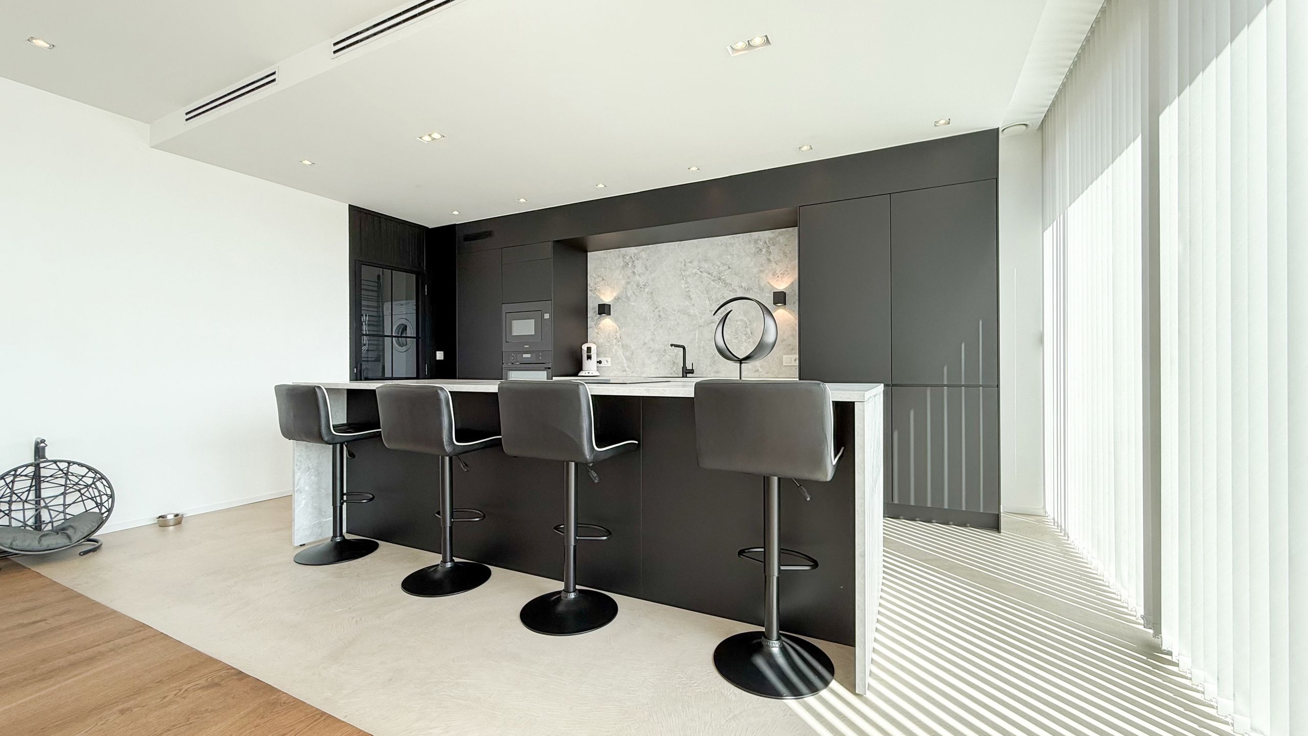 energiezuinig, stijlvol en instapklaar penthouse met 3 slpkmrs ! foto 11