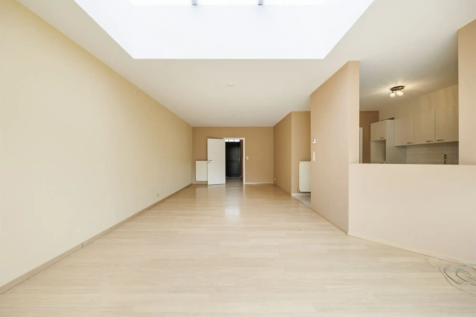 Instapklare ruime woning met 4 slpkmrs. en tuin foto 10