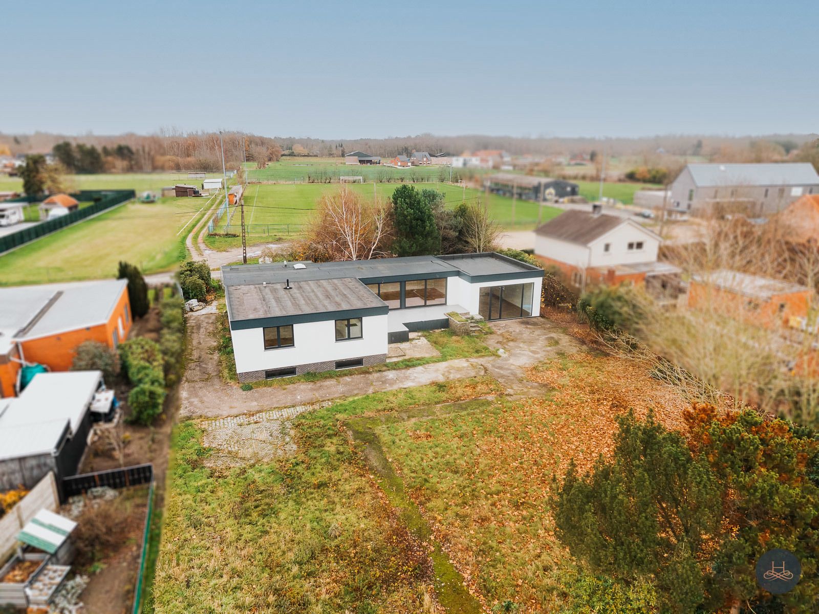 Vernieuwbouwvilla met praktijkruimte in rustige buurt foto 32