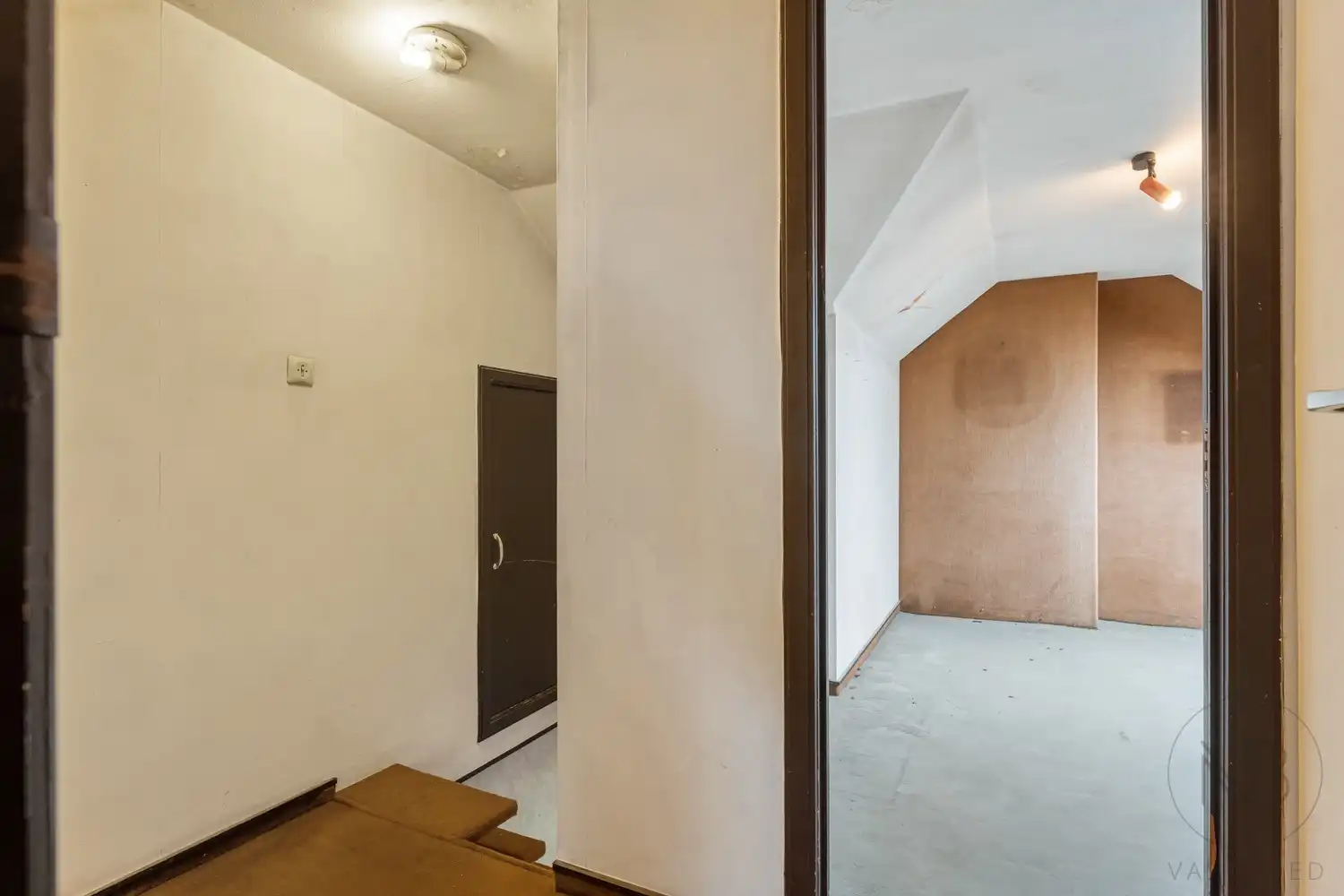 Rustig gelegen halfopen woning met 5 kamers in het centrum van Genk foto 19