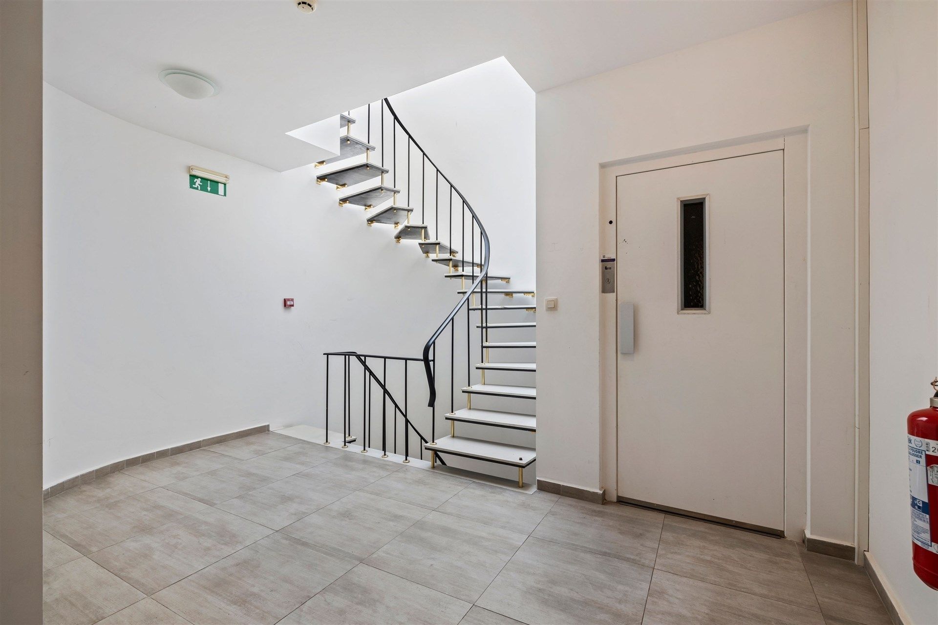 Uitstekend gelegen instapklaar appartement in het hartje van Sint-Niklaas foto 3
