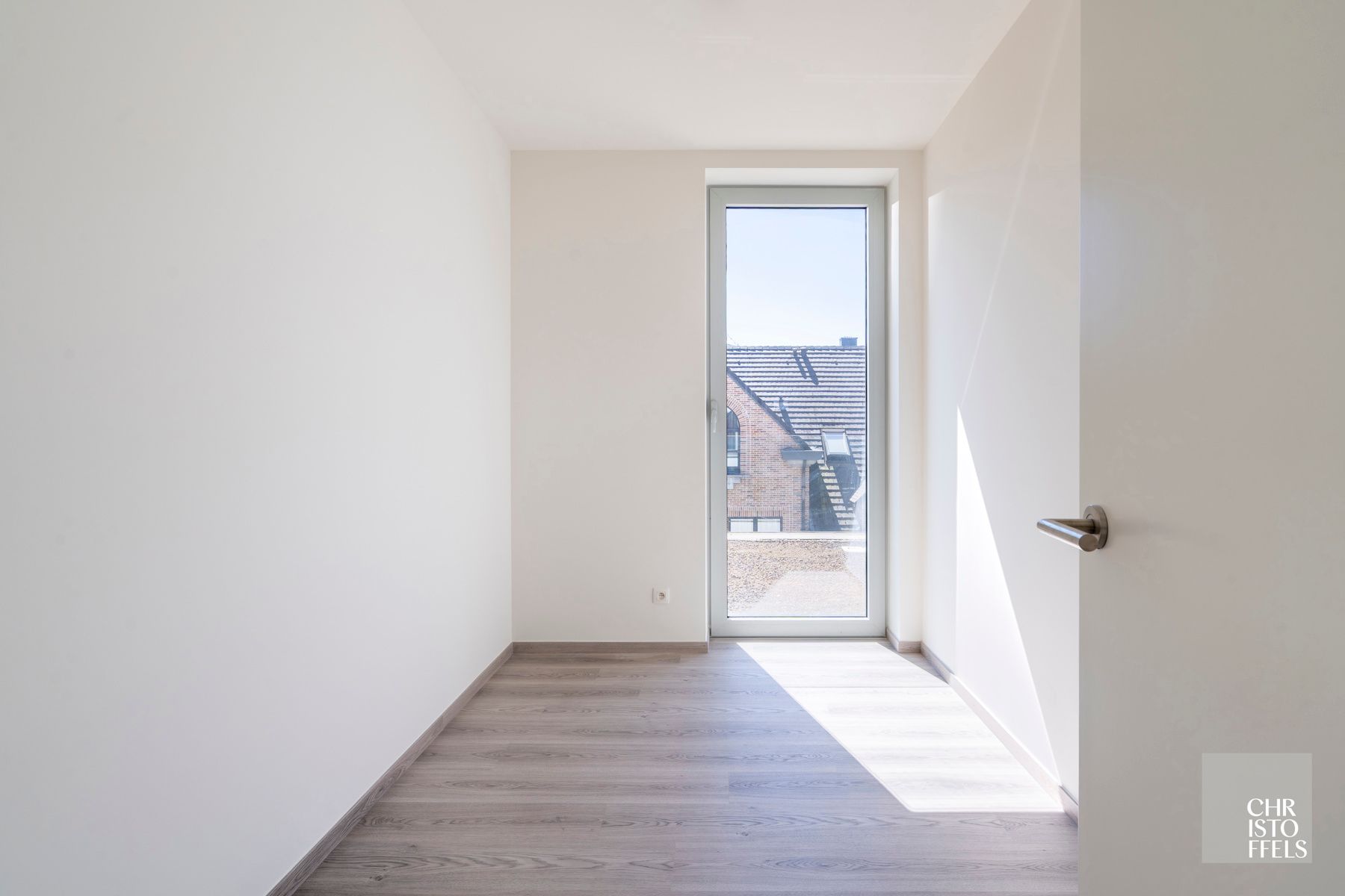 TE HUUR - Nieuwbouw 2-slaapkamerappartement in hartje Lanaken! foto 9