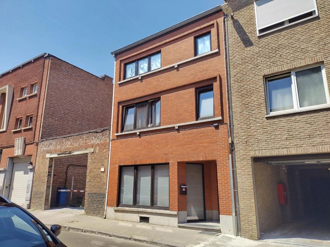 Degelijke eengezinswoning nabij centrum foto 3