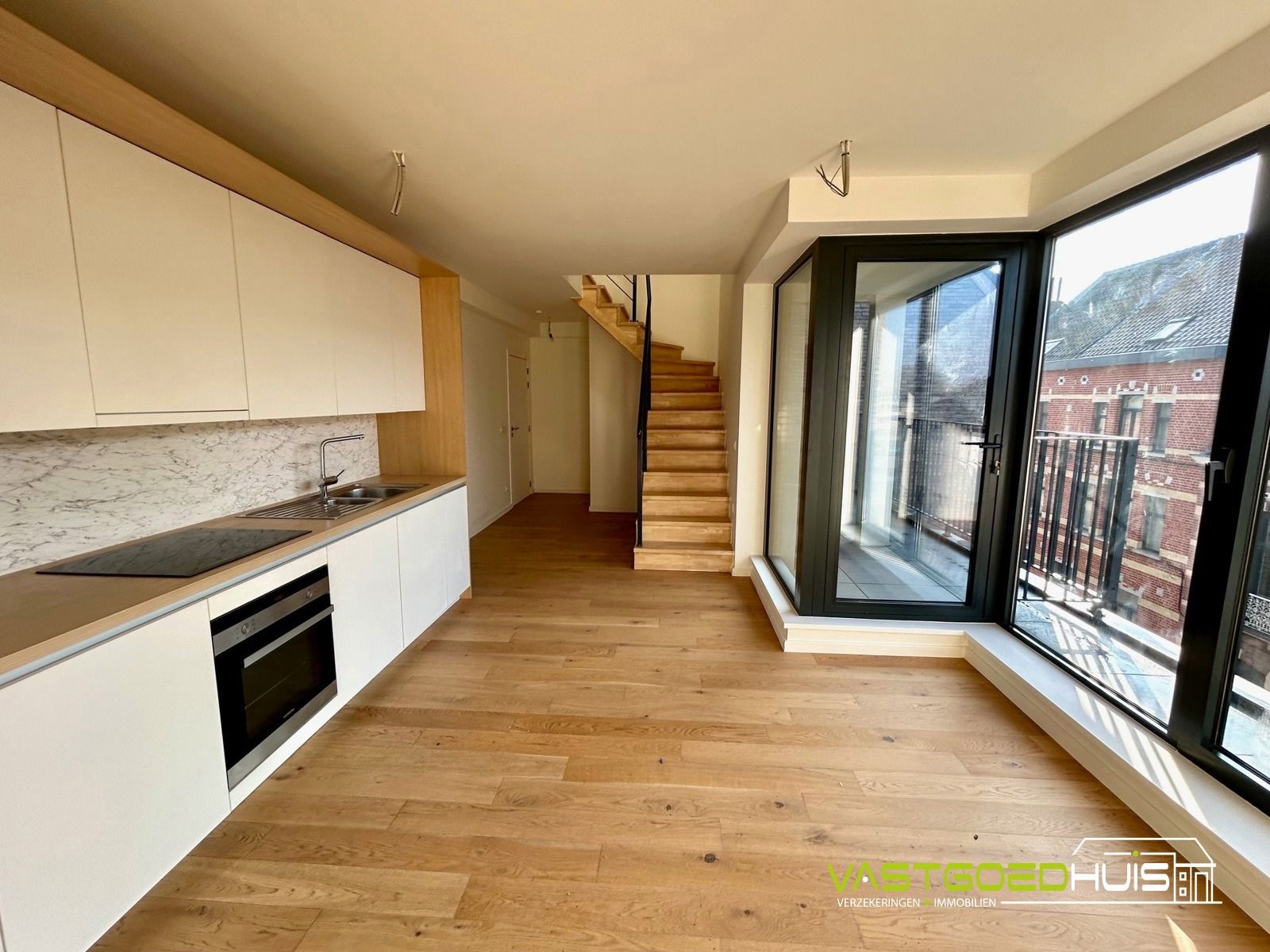 Hedendaags duplex appartement met terras foto 9