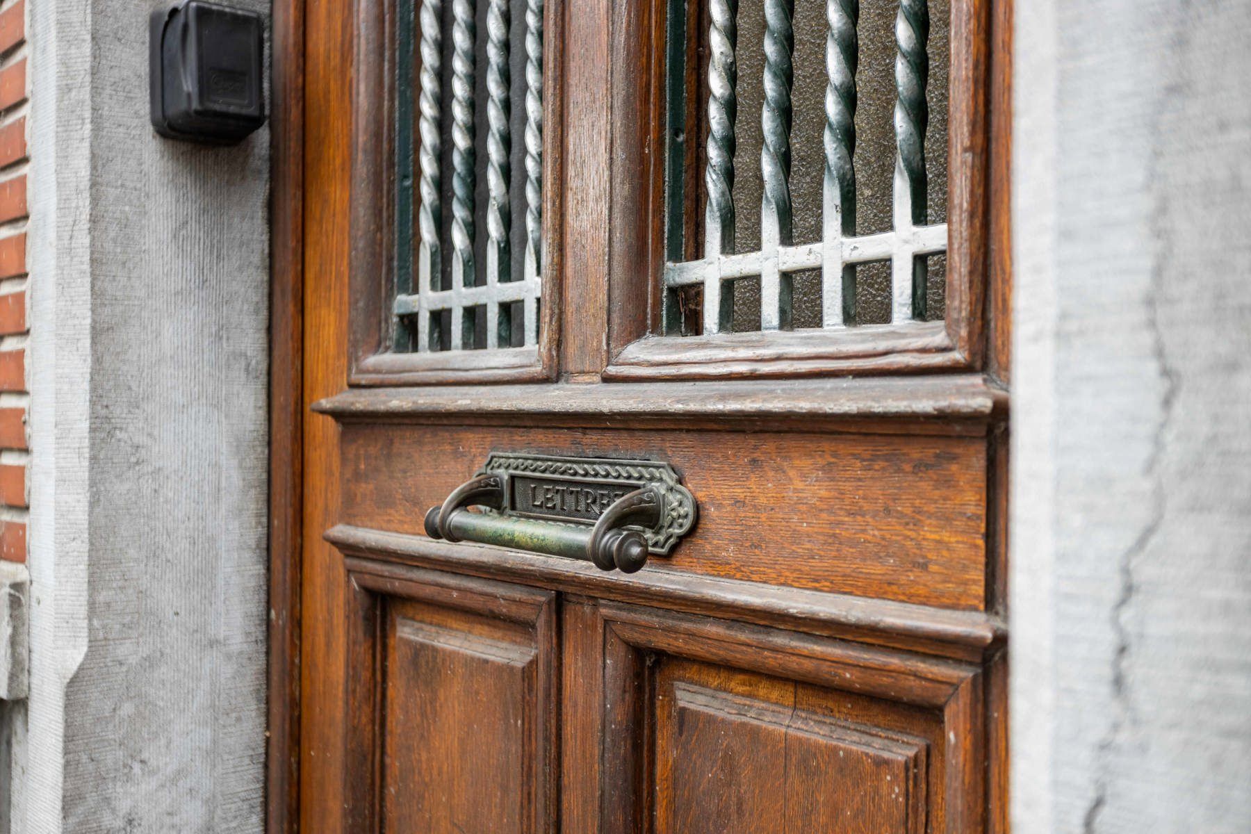 Karaktervolle herenwoning aan Stationsplein – Geraardsbergen foto 2