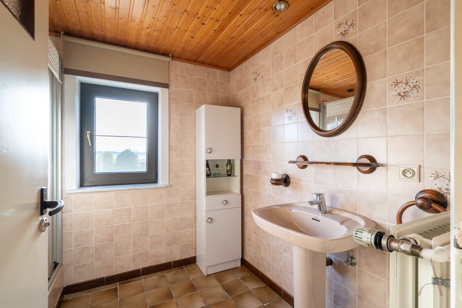 Karaktervolle langegevelhoeve met potentieel op 2.103 m², omgeven door weilanden en rust foto 12