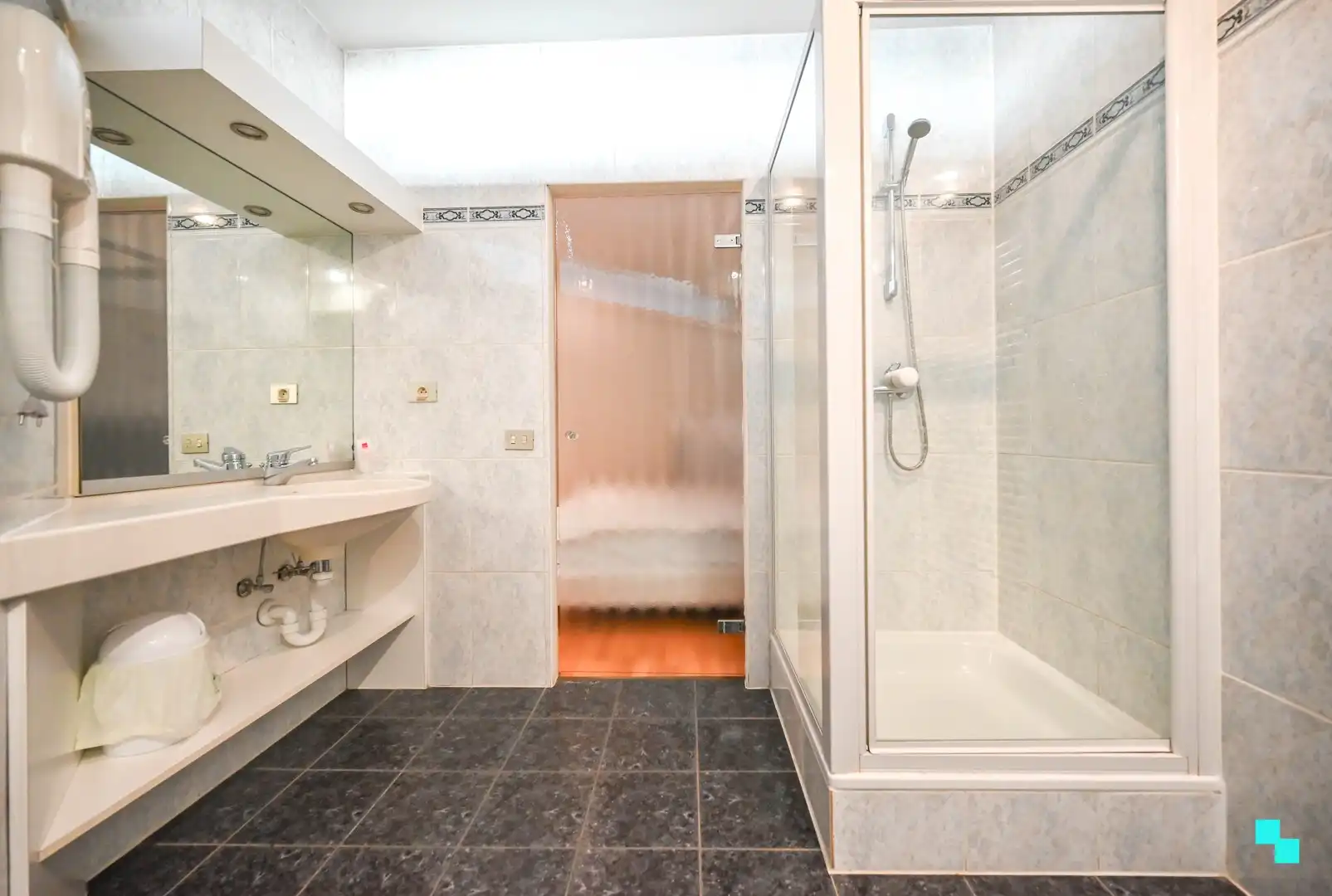 Multifunctioneel handelspand op toplocatie foto 15