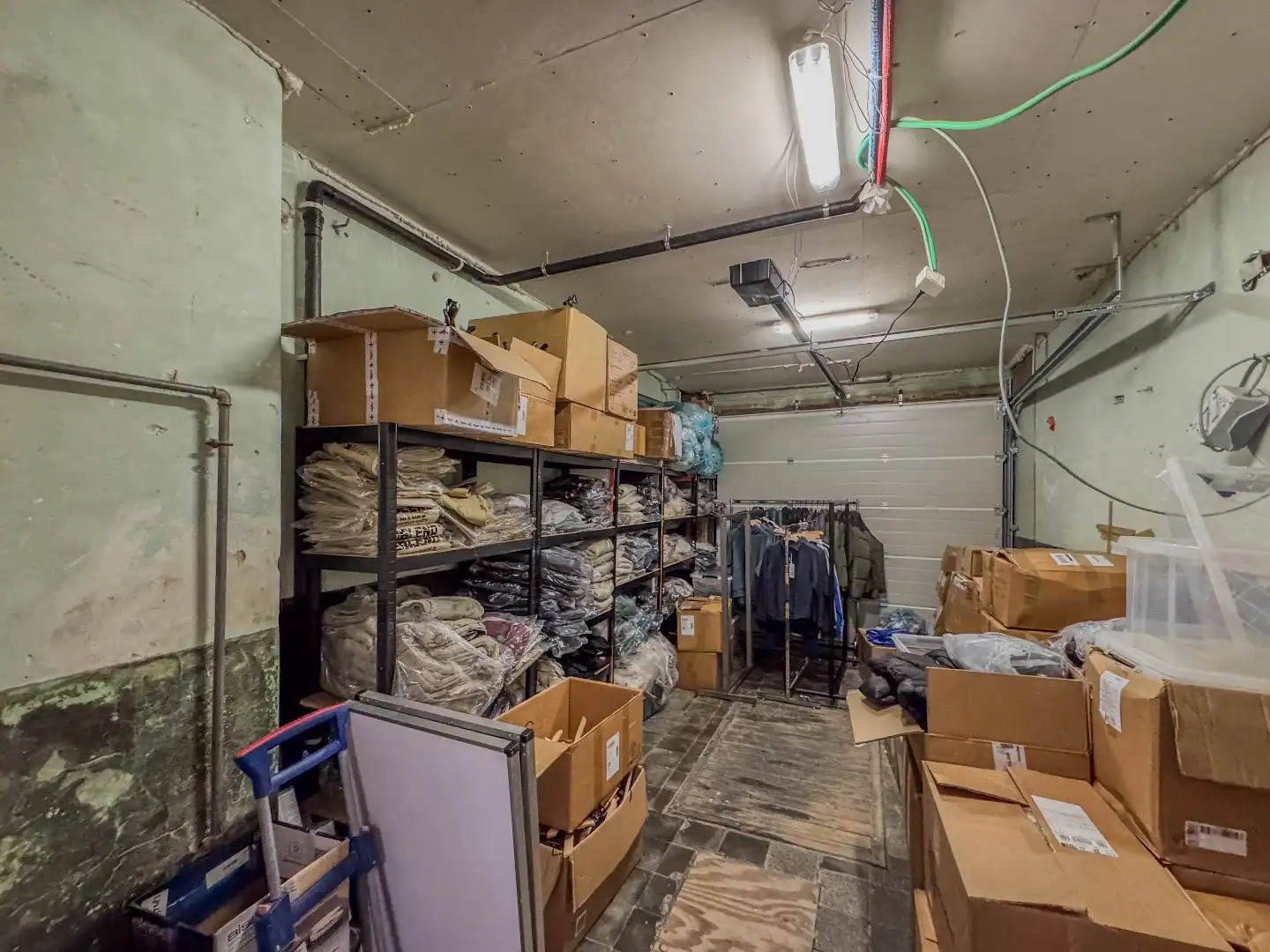 Handelsgelijkvloers (150m²) op commerciële toplocatie. foto 14