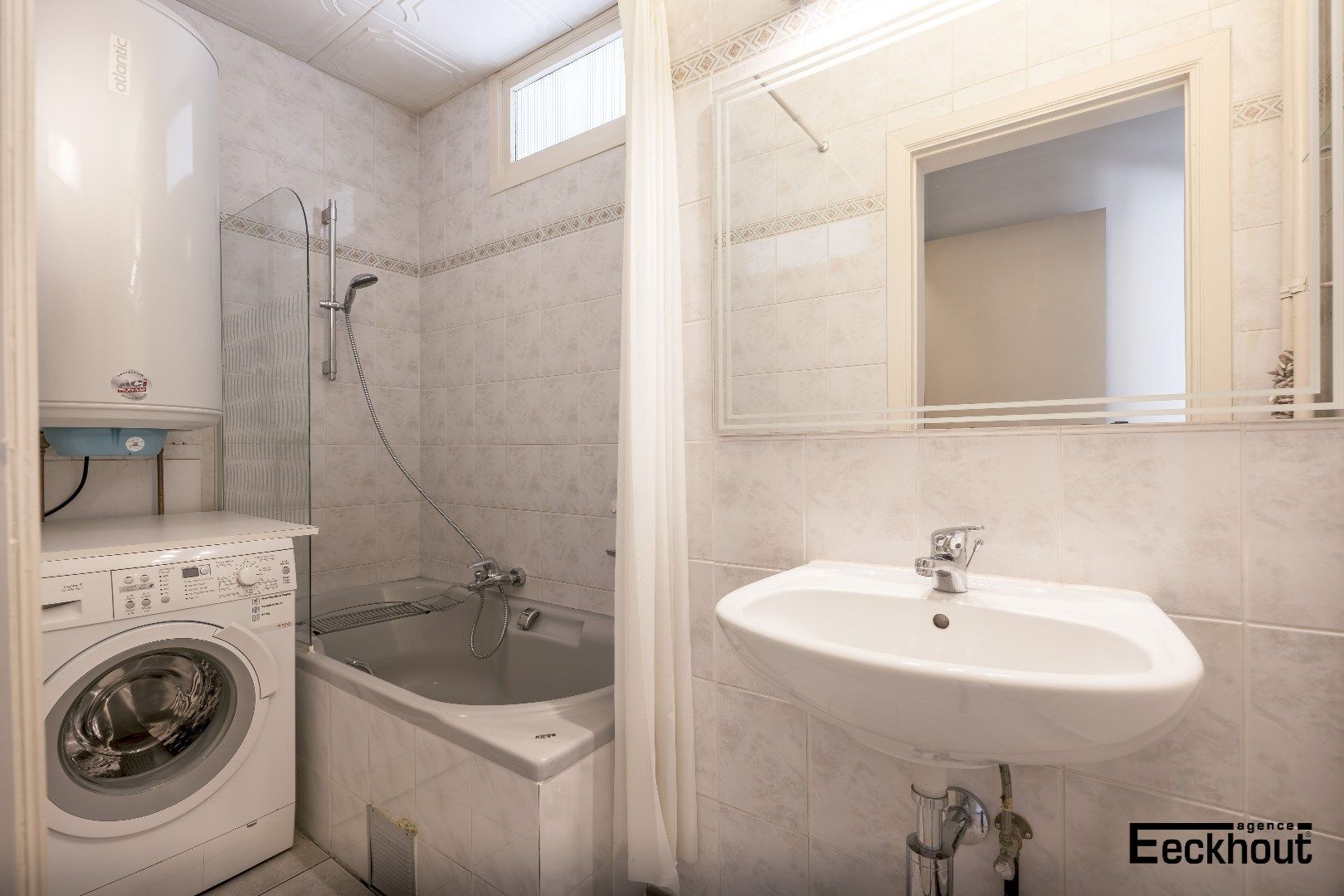 Instapklaar appartement met twee slaapkamers en terras op enkele passen van het strand! foto 10