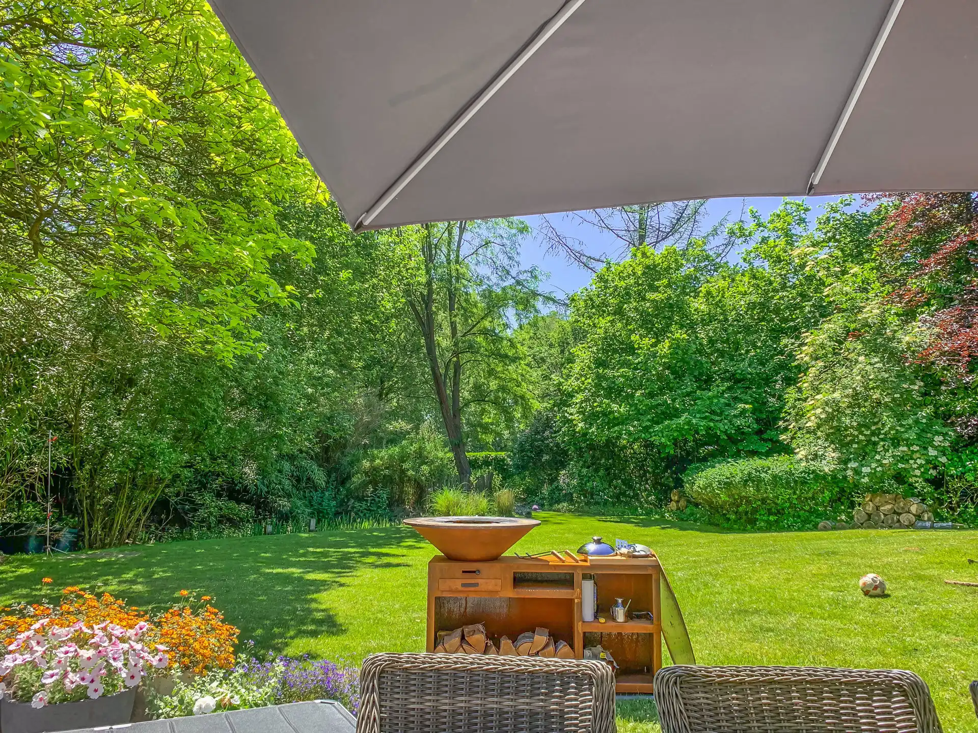 Unieke woning met prachtige tuin en veel privacy foto 22