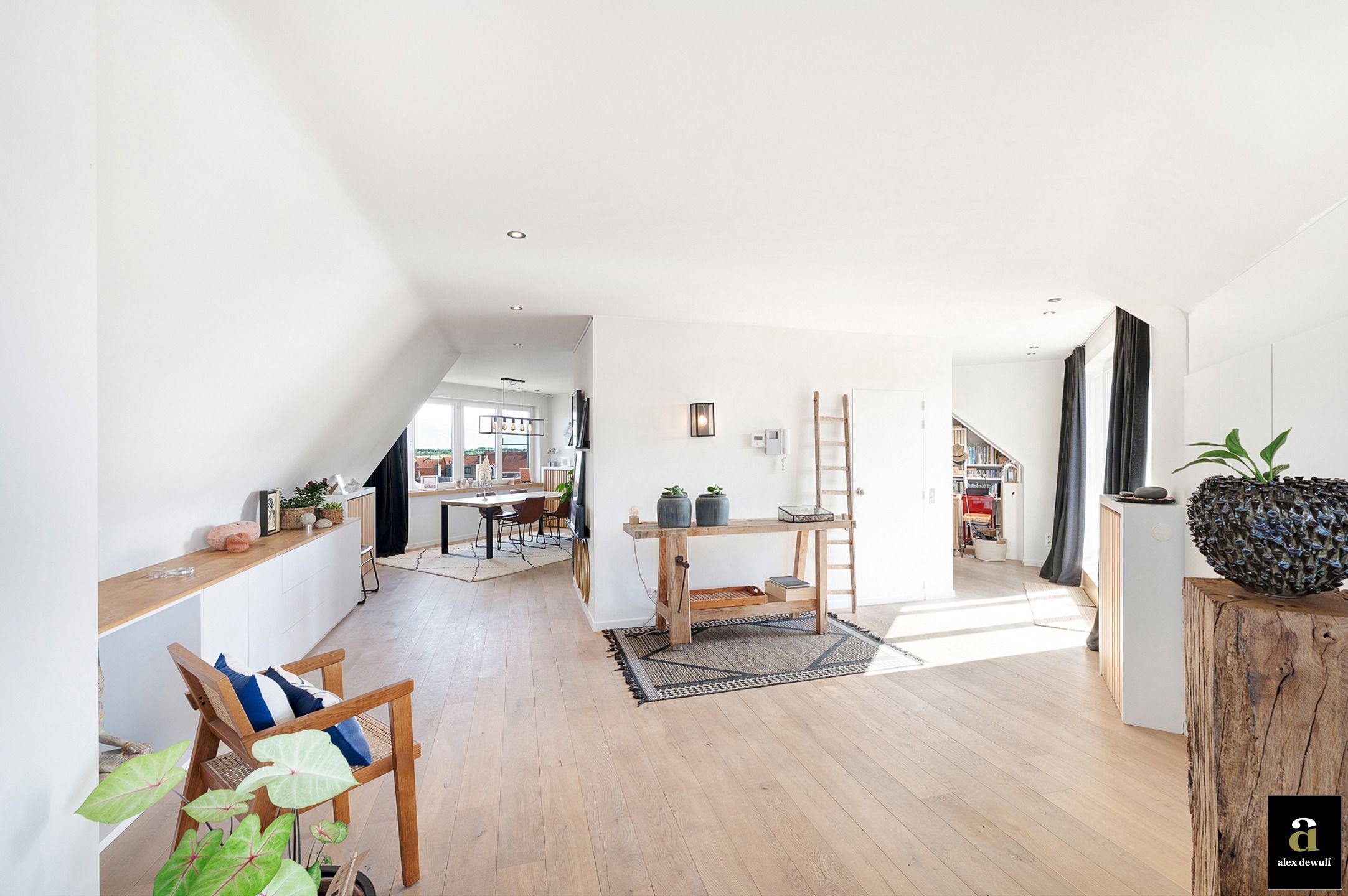 Ruim en licht dakappartement met westterras te Duinbergen foto 10