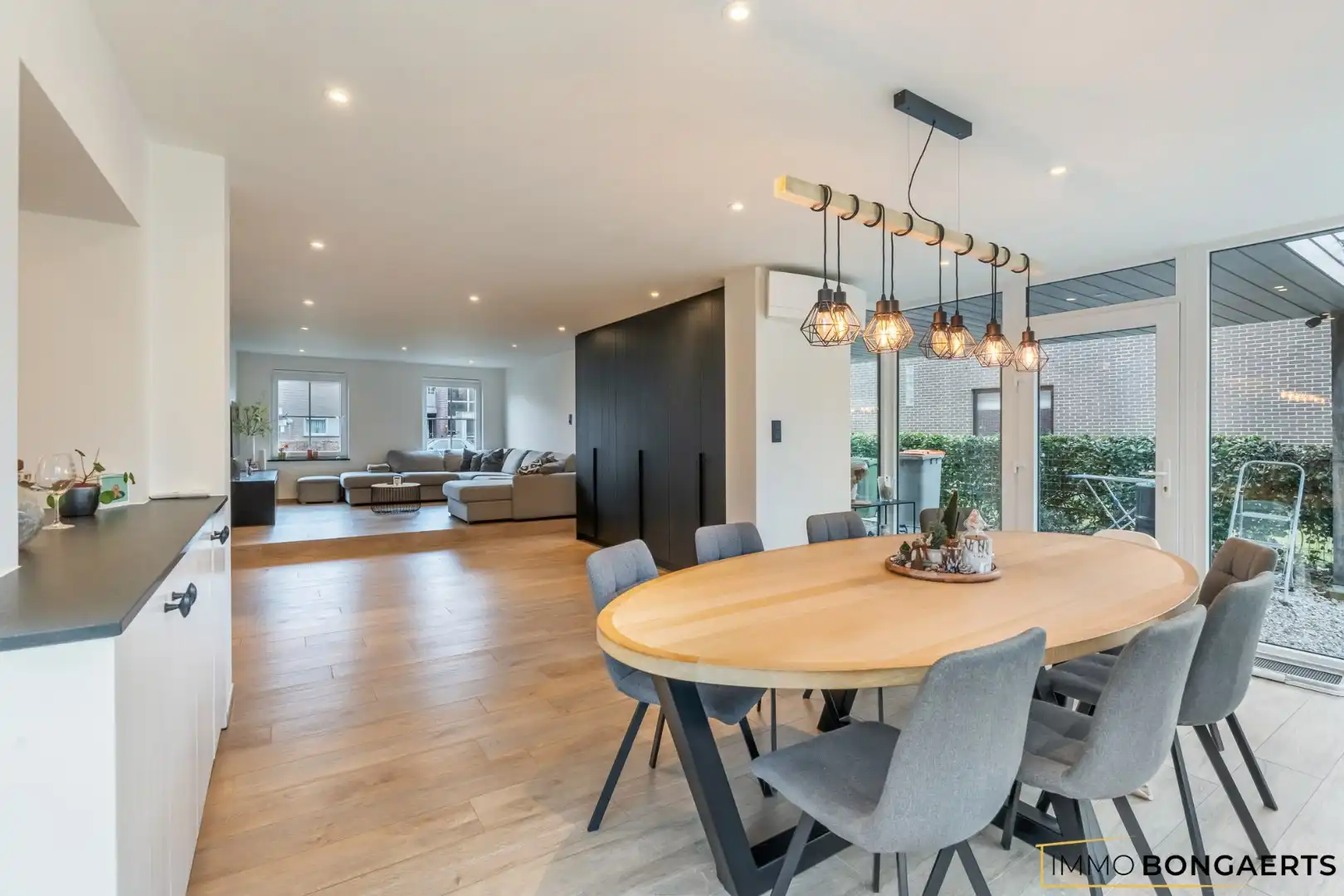 Gerenoveerde woning met 4 slaapkamers op rustige ligging foto 9