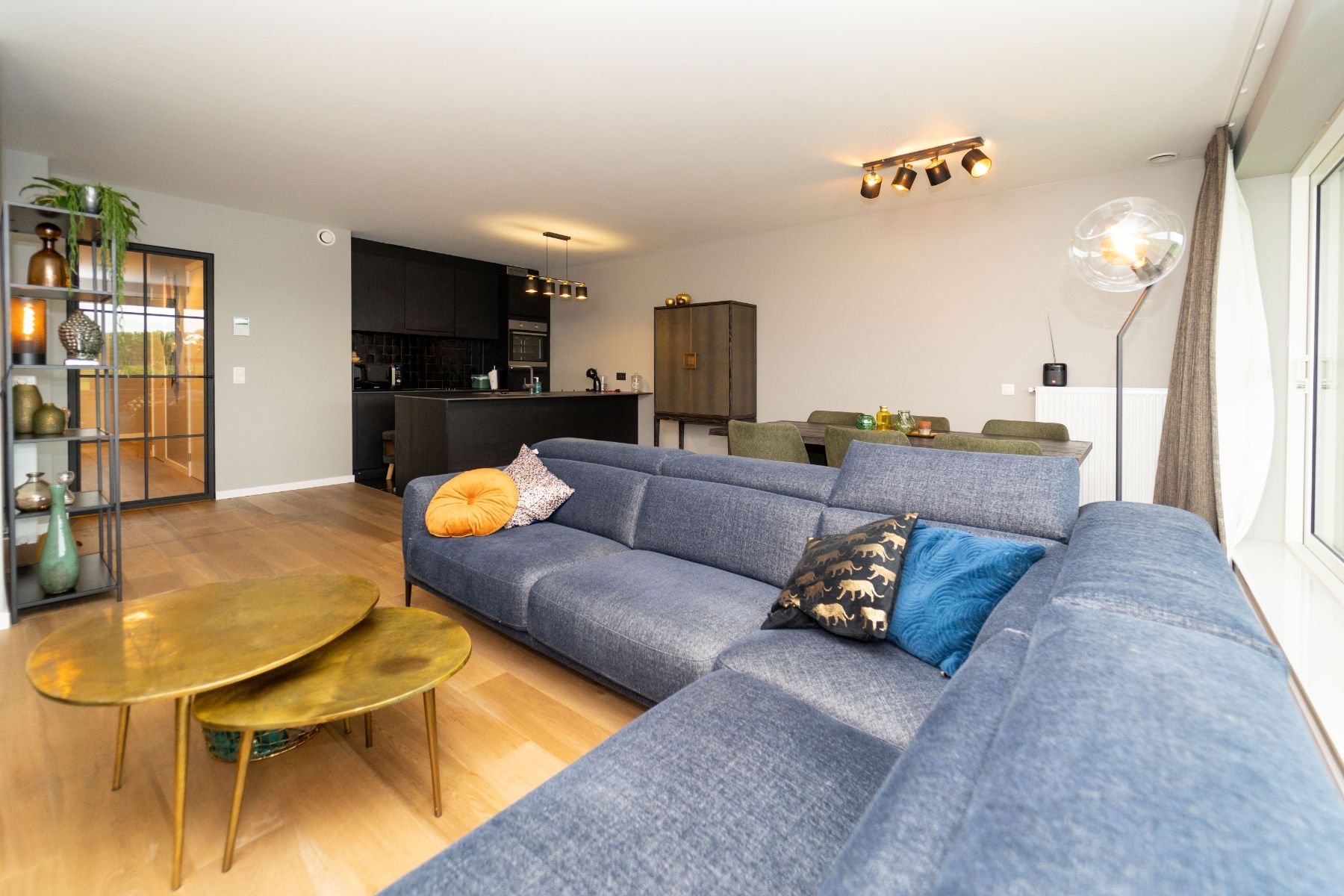 Luxe 2 slaapkamerappartement met 2 terrassen en privatieve tuin foto 8
