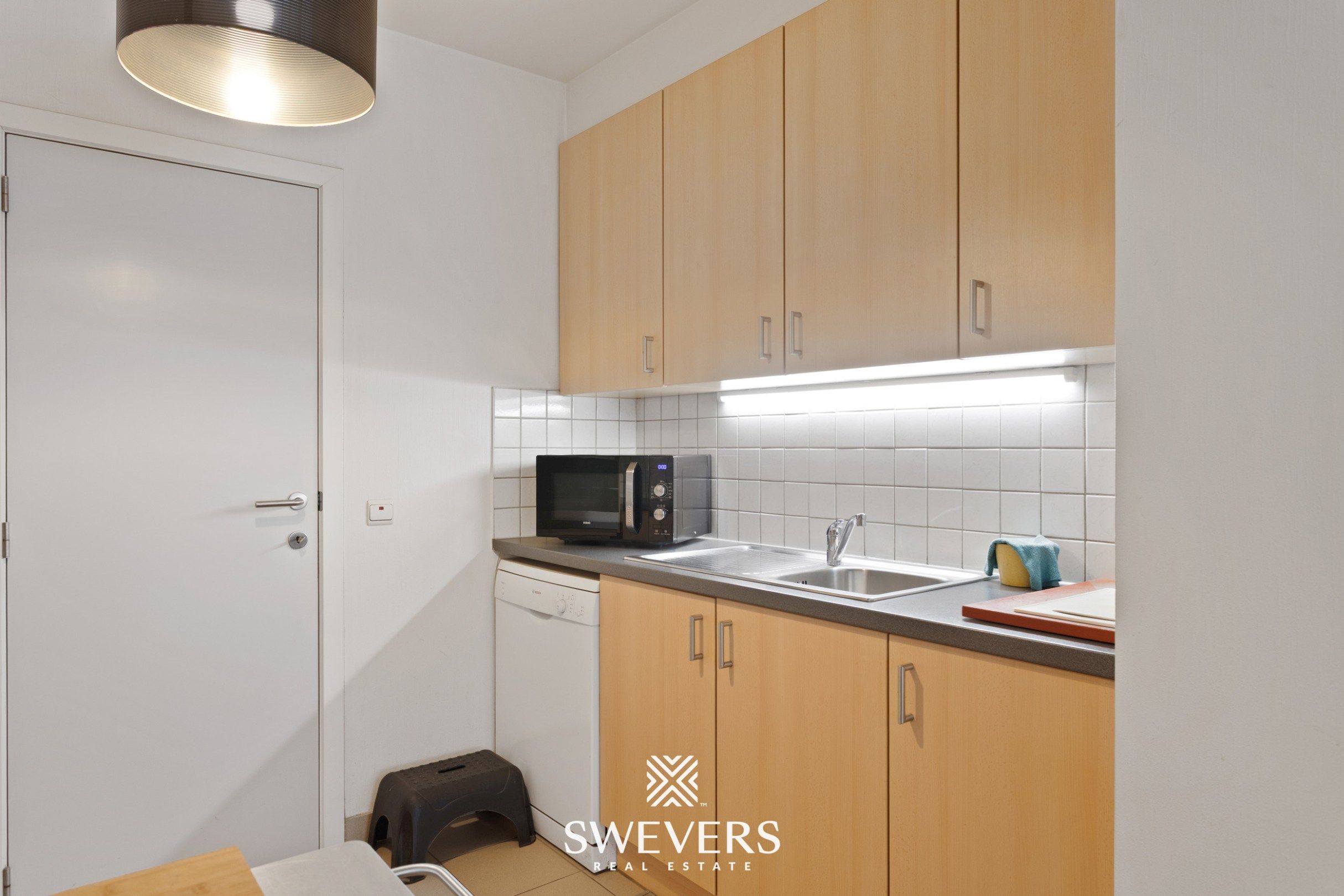 Instapklaar appartement met gezellig terras in hartje Hasselt foto 14