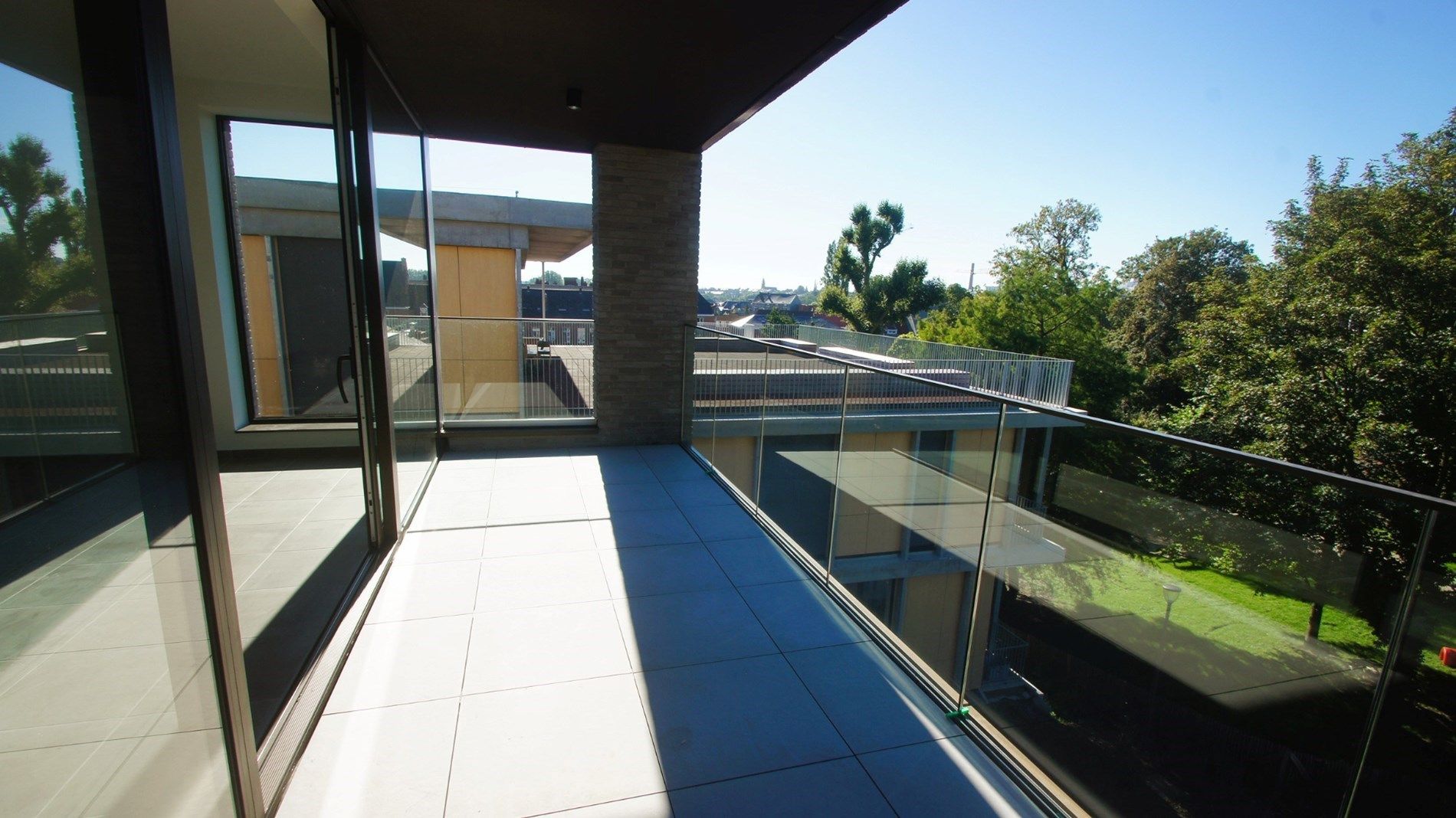 Nieuwbouw penthouse op toplocatie met 2 slpks, prachtig terras en garage  foto 14