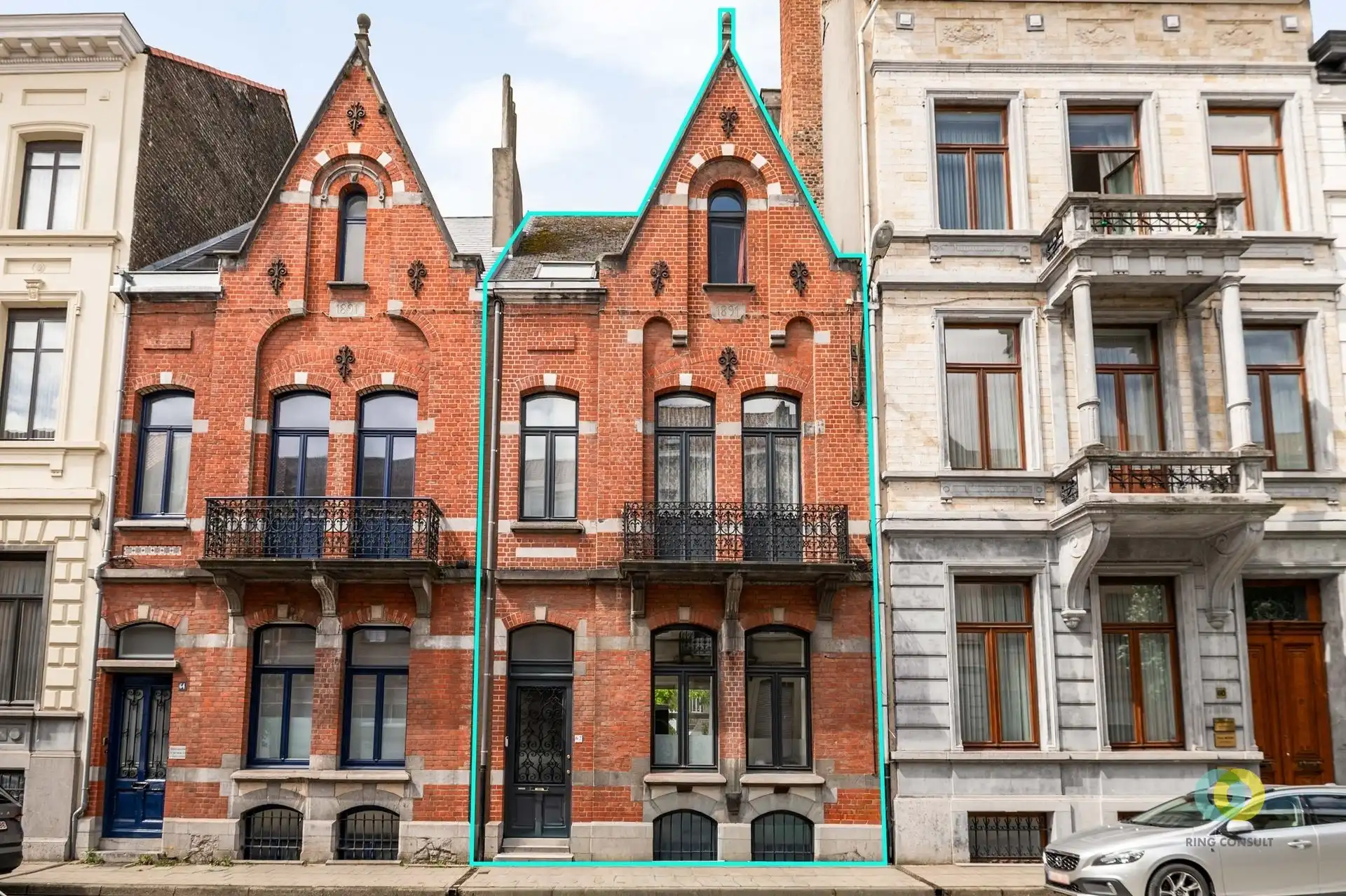 Uitzonderlijk neogotisch herenhuis foto 4