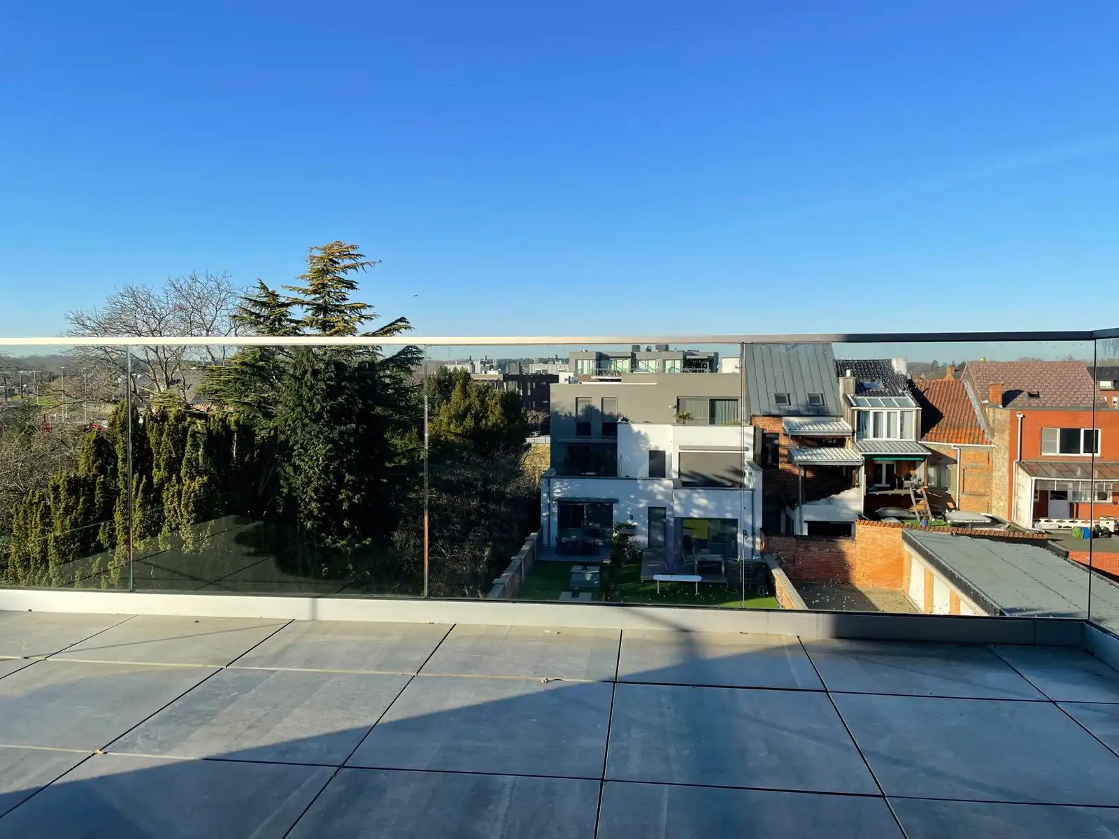 Gunstig gelegen, lichtrijk penthouse foto 3