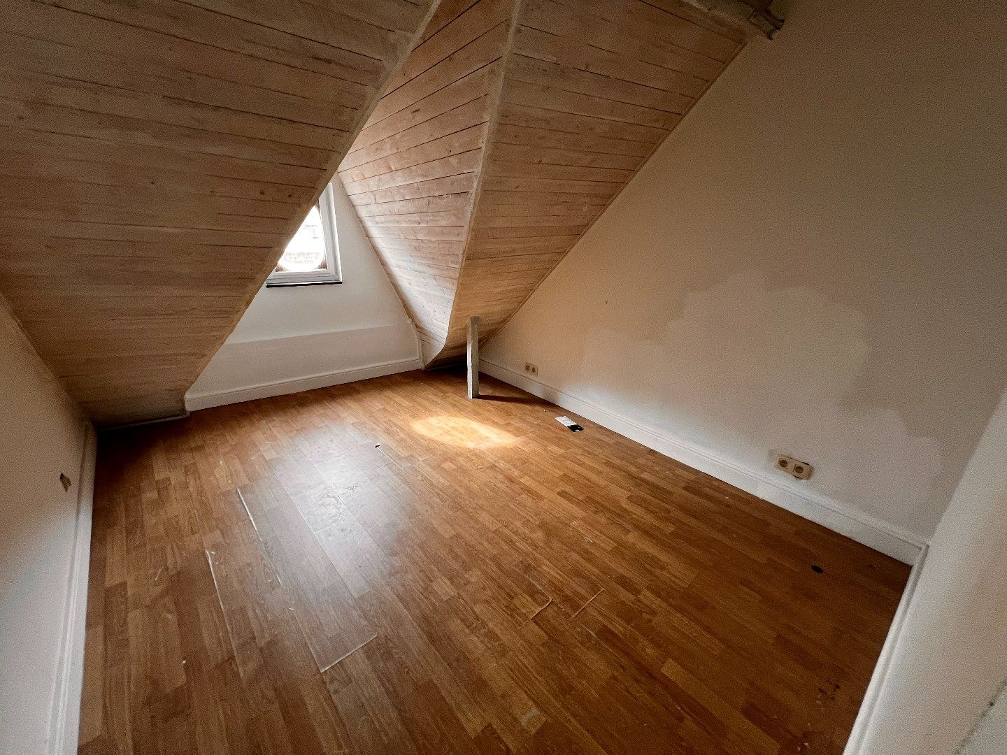 GEZELLIGE WONING MET 2 RUIME SLAAPKAMERS IN IEPER foto 6