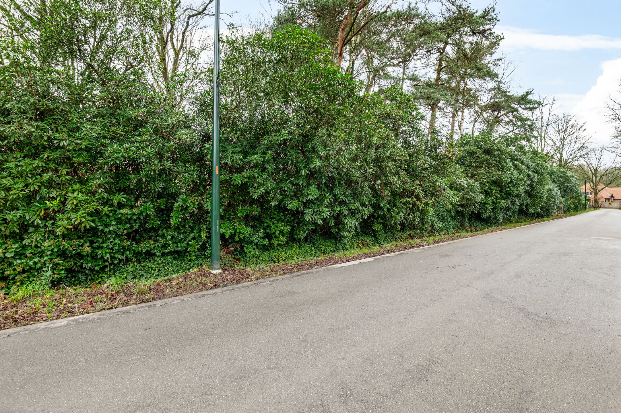 Mooi gelegen bouwgrond op 2.404 m² in een rustig gelegen gegeerde omgeving aan het einde van een doodlopende straat. foto 11