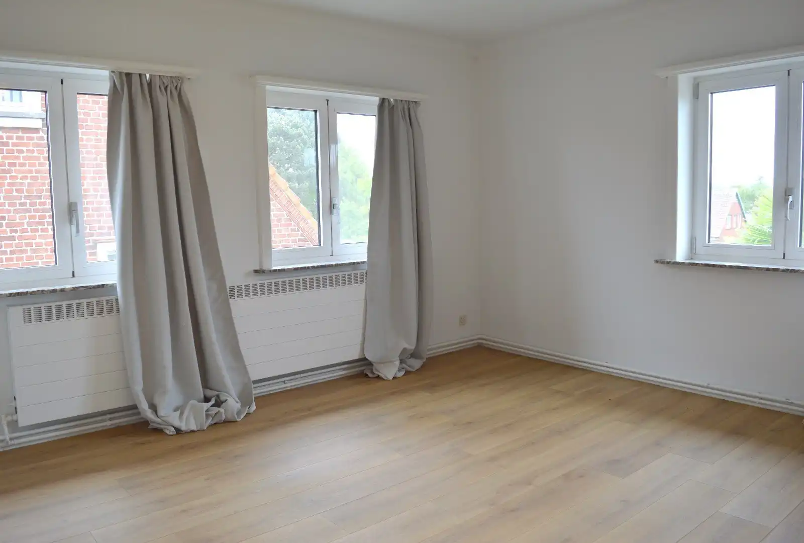 Ruime woning met garage, tuin en 3 slaapkamers in Kortrijk foto 12