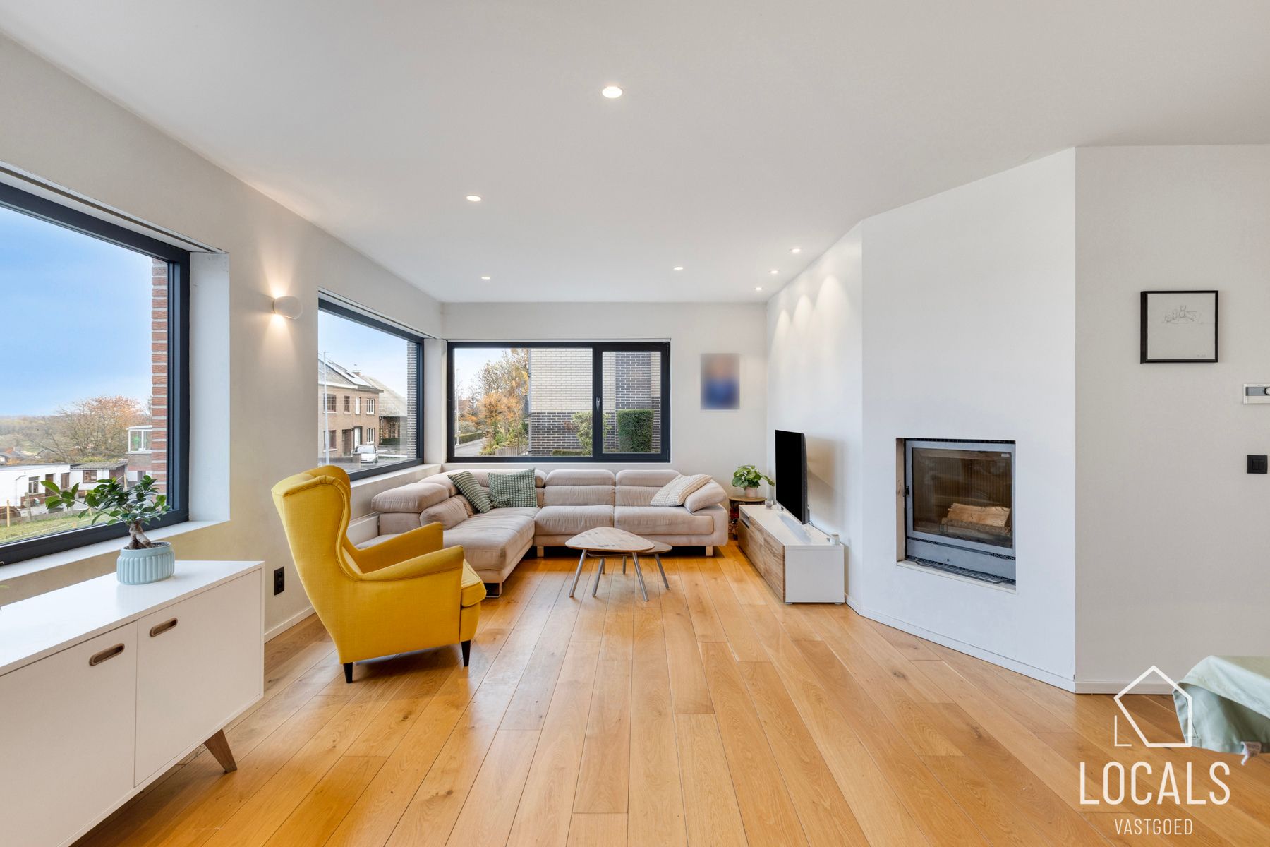 Halfopen bebouwing in het pitoreske Pollare foto 4