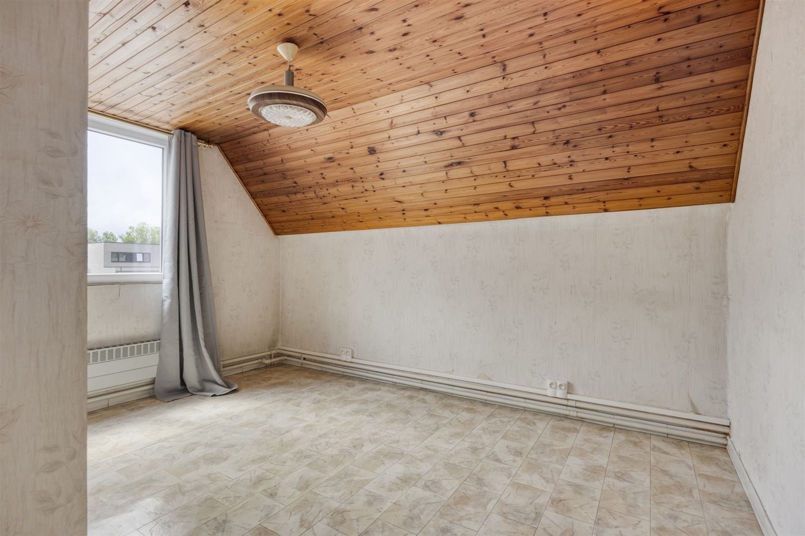 TE KOOP: Woning met 3 slaapkamers op breed perceel! foto 12