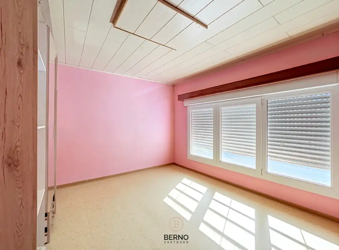 Te renoveren woning met 4 slaapkamers foto 8