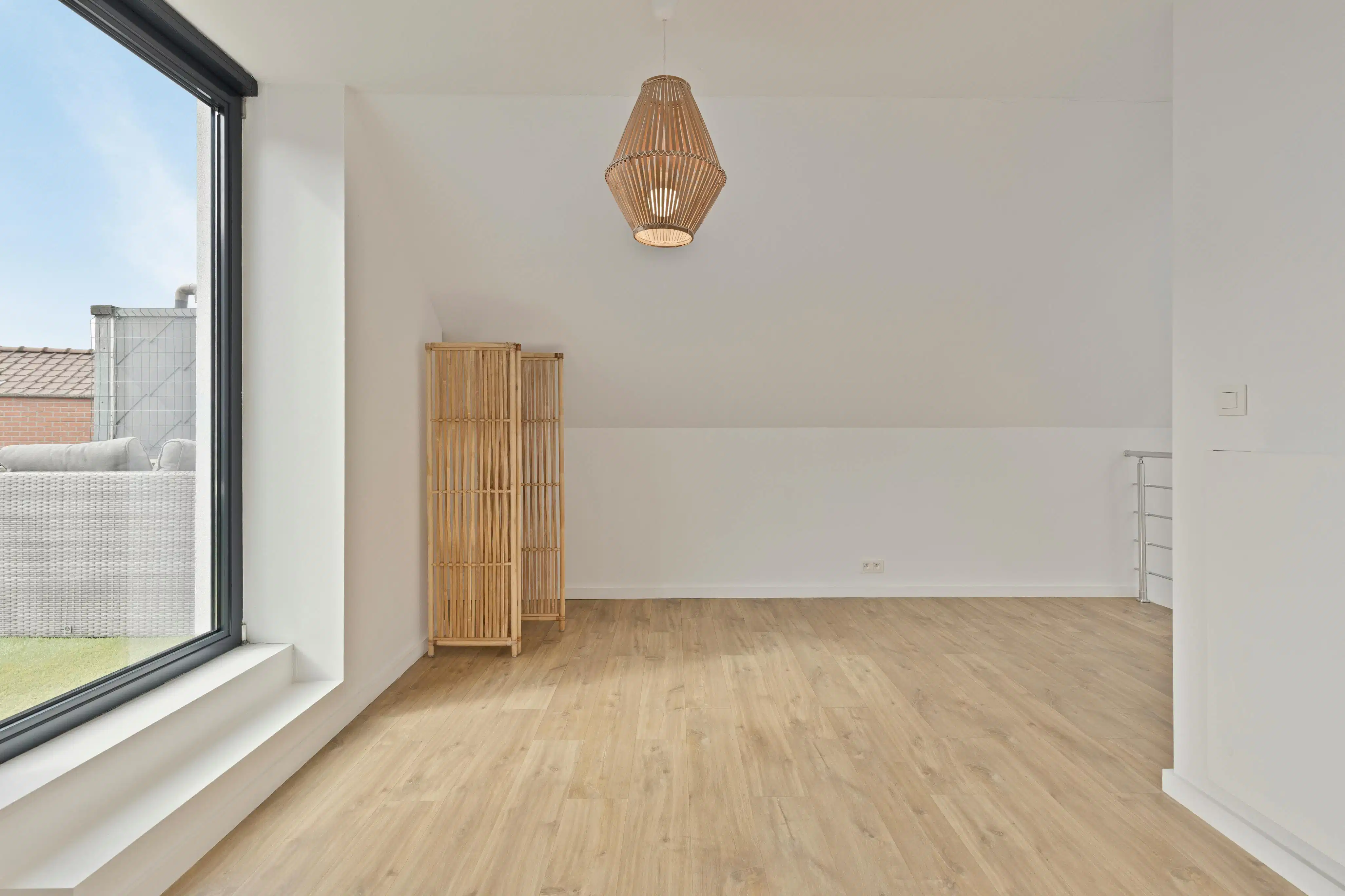 Karaktervolle en instapklare duplex badend in het licht foto 16