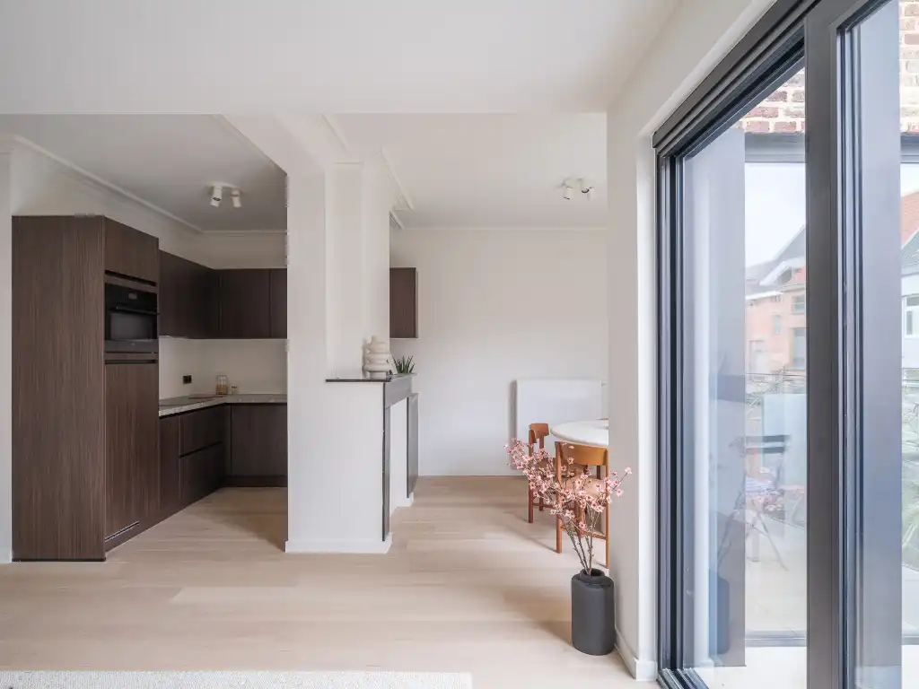 Stijlvol gerenoveerd 2-slaapkamerappartement met meerdere terrassen in het centrum van Gent foto 5