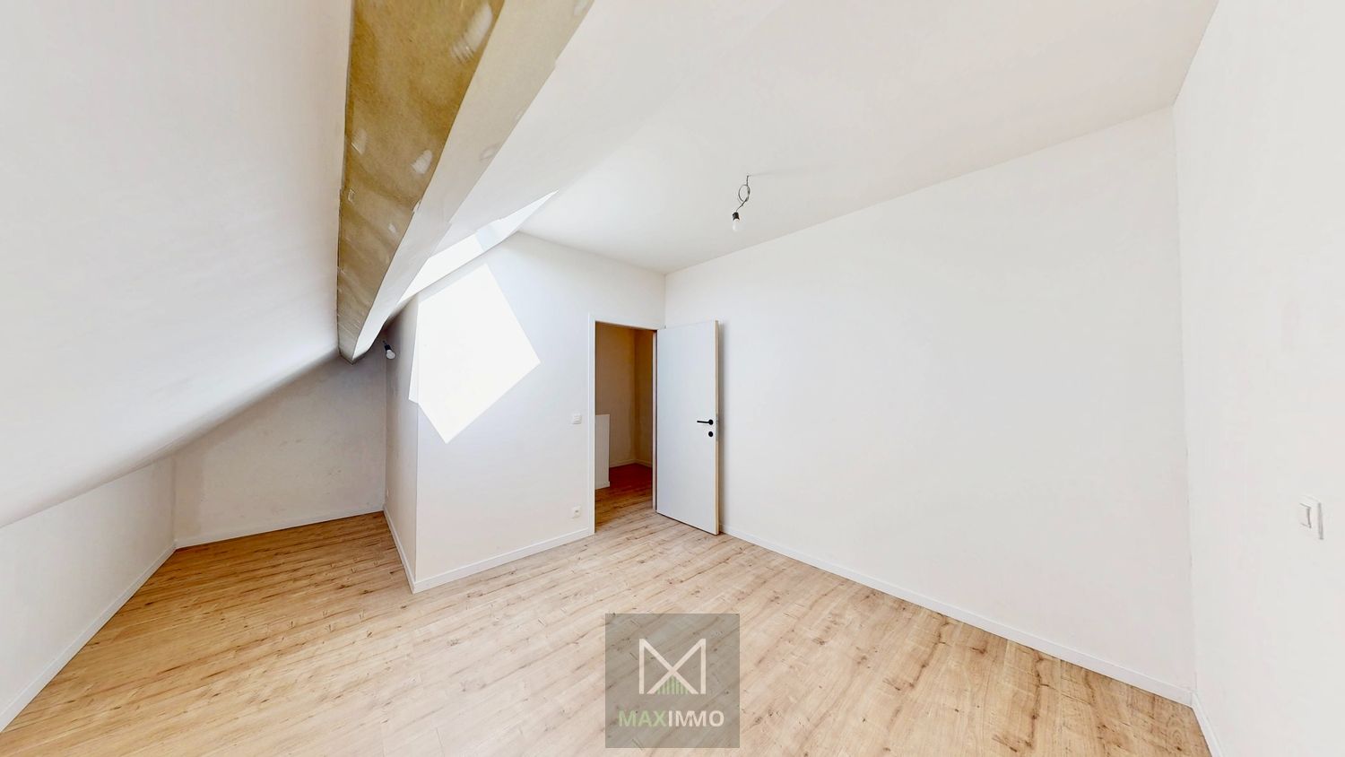 🏡 Volledig gerenoveerde gezinswoning met 4 slaapkamers & zonnige tuin foto 13