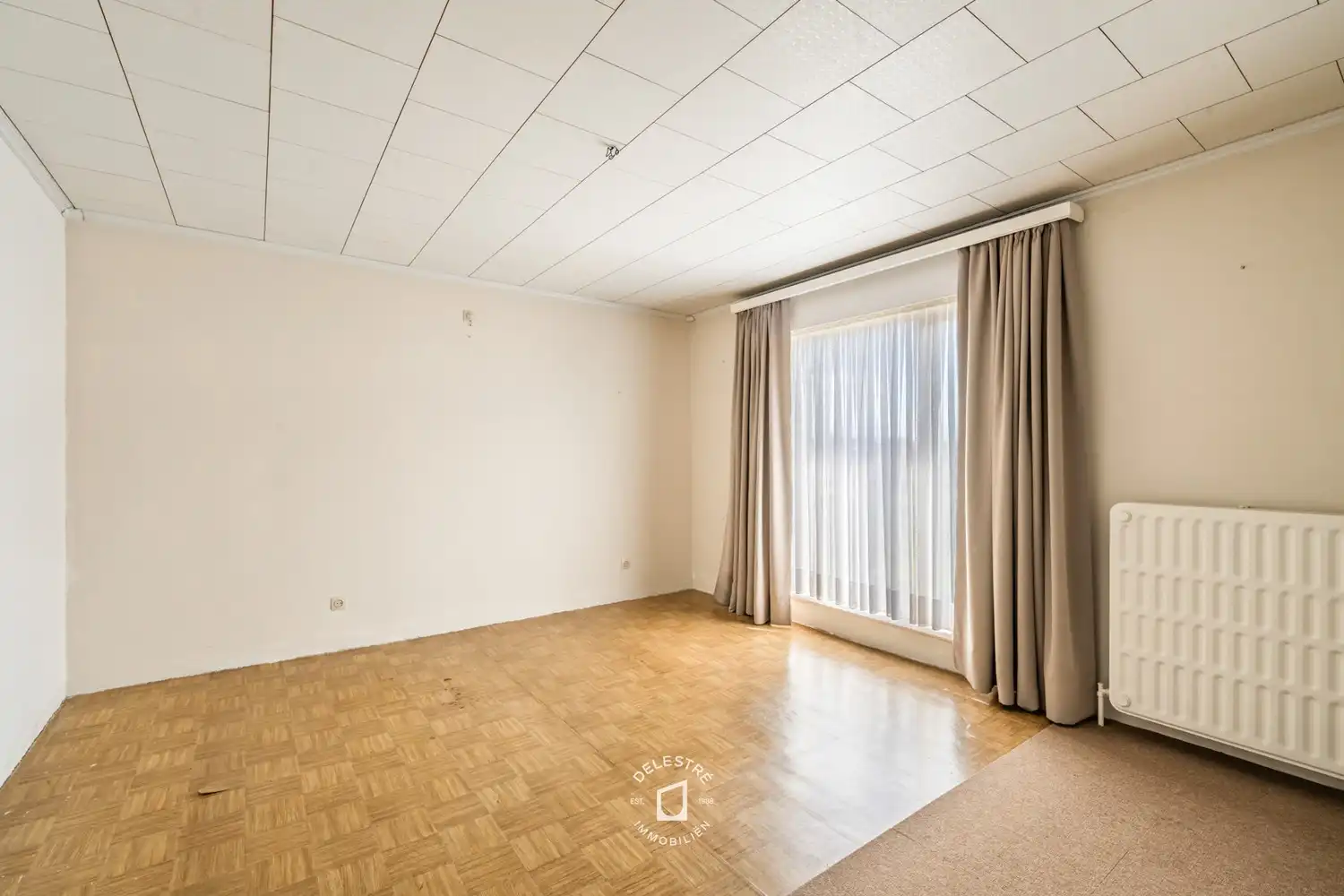 Ruimte, rust en potentieel: solide gezinswoning met volledige onderkeldering op 1.156 m² foto 15