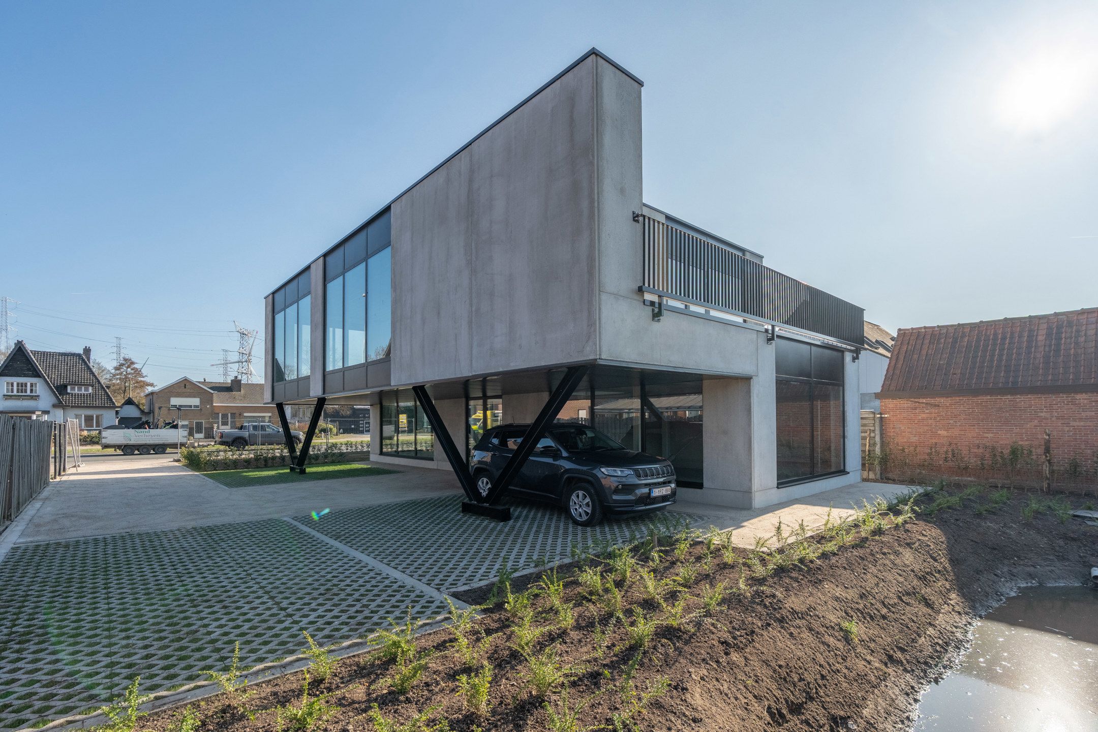 Nieuw handelspand van 245 m² met 5 pp op perceel van 605 m² foto 5