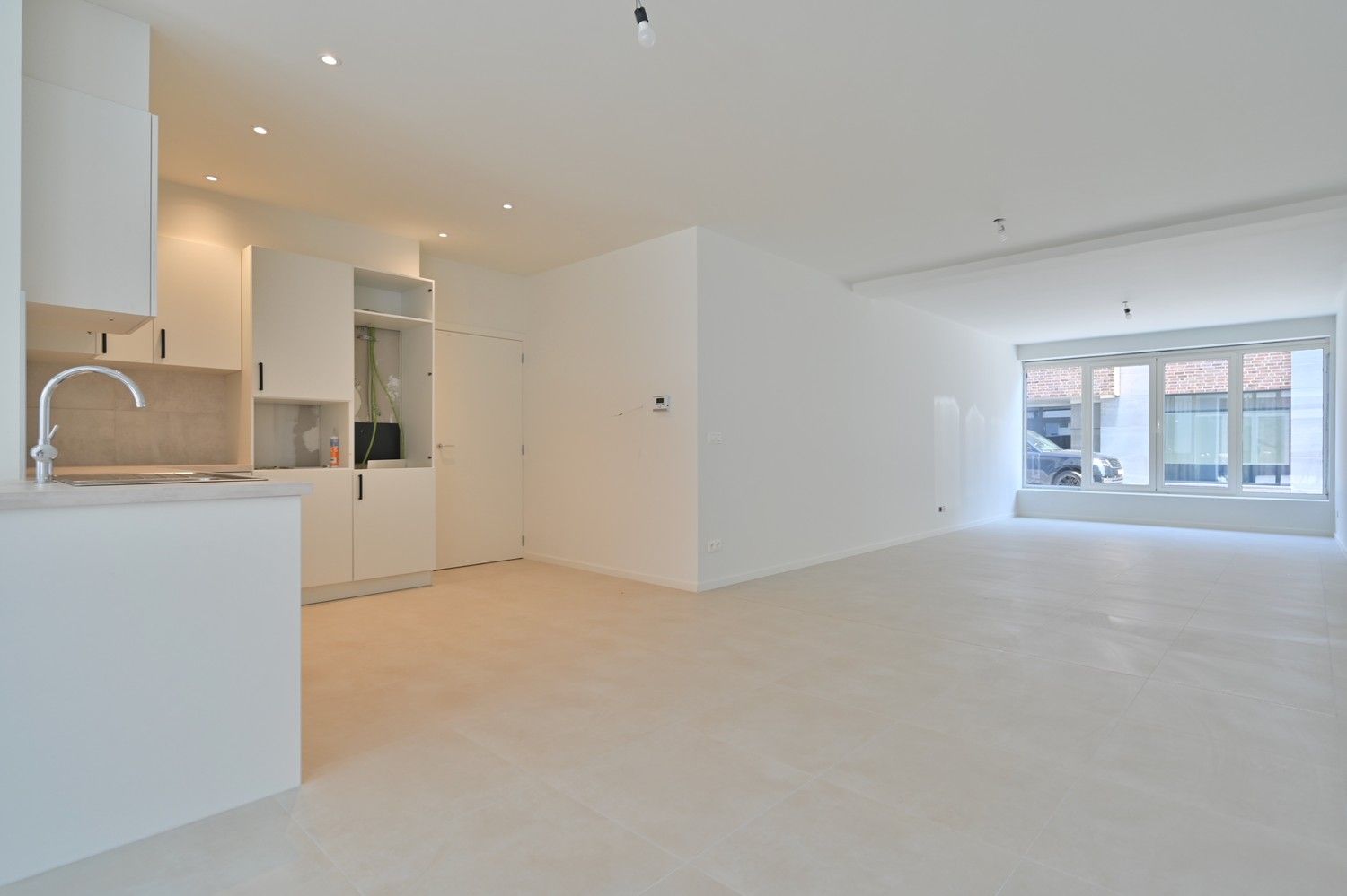 Nieuw appartement van ± 130 m² met 2 slaapkamer in bestaande residentie, gelegen in het historische centrum van Maaseik foto 3
