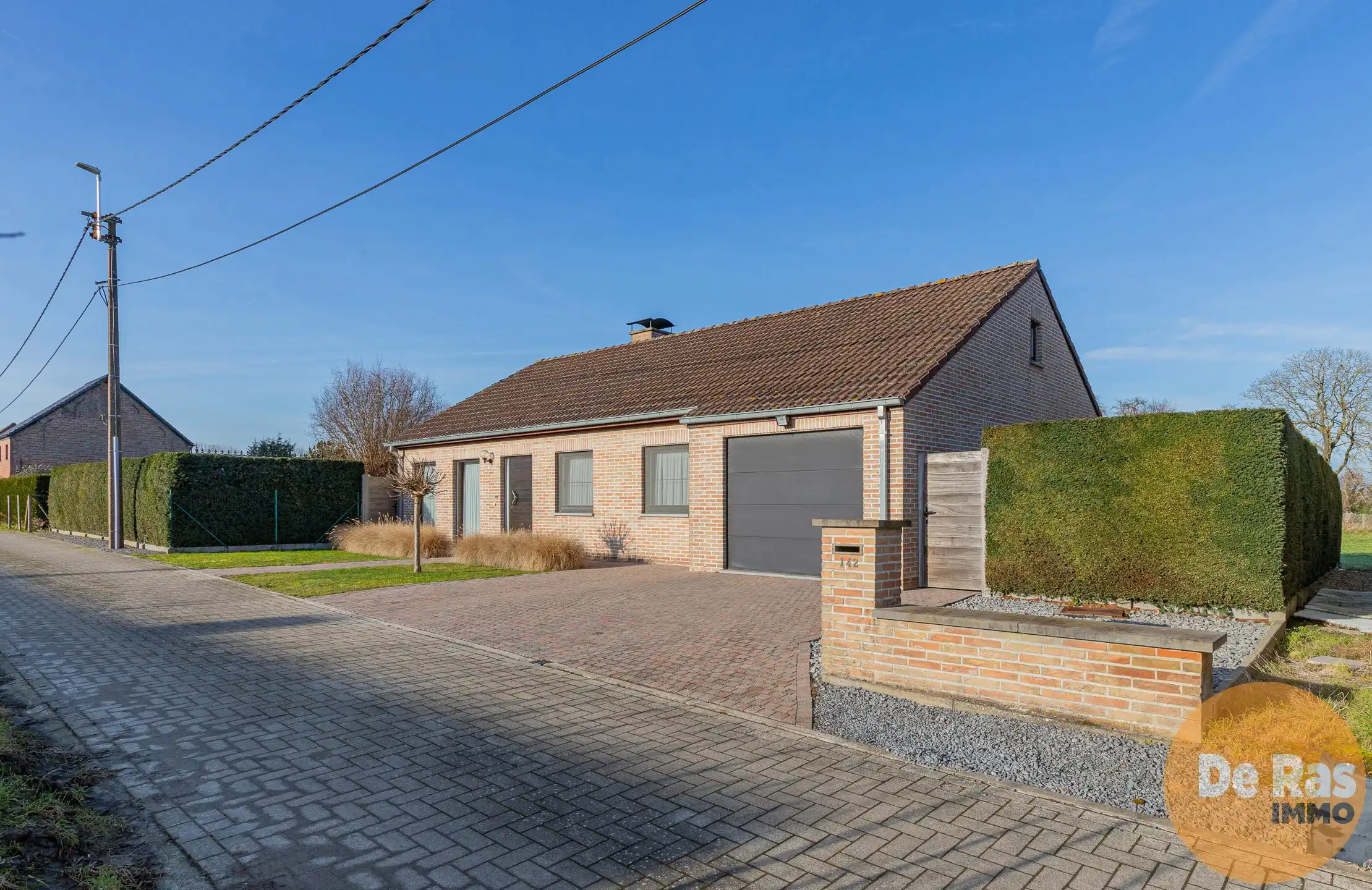 OORDEGEM - Instapklare bungalow/3 slp/garage en mooie tuin! foto 2