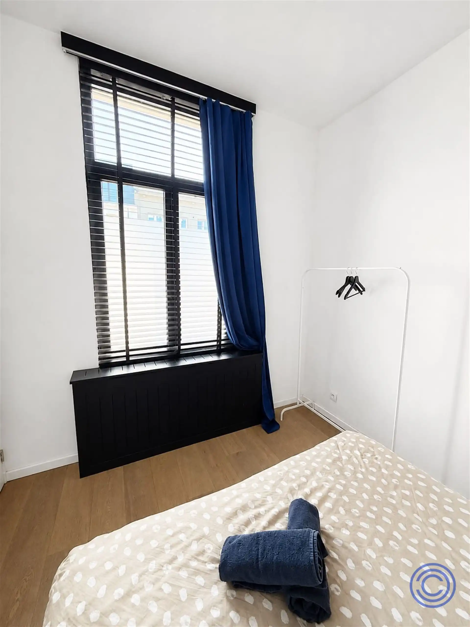 Een gezellig, volledig gemeubeld appartement op een toplocatie op het bruisende Zuid, met terras en mooi zicht op de Marnixplaats. foto 7