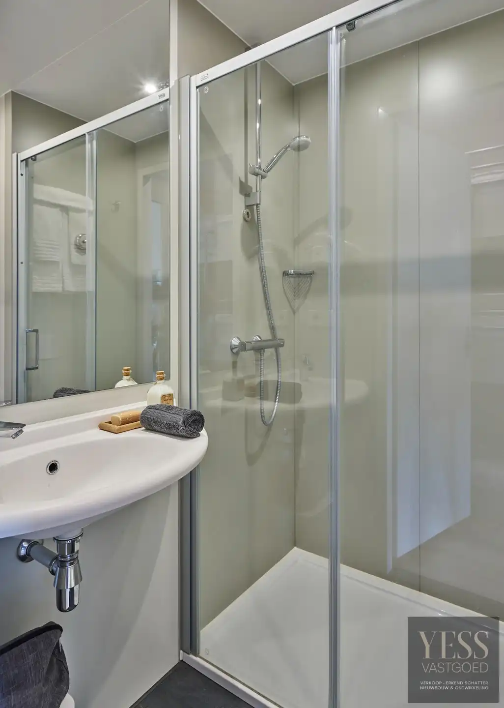 Investering: suite met balkon en mooi uitzicht te Jabbeke foto 10