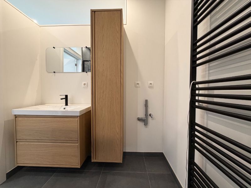 GERENOVEERDE HALFOPEN BEBOUWING TE HUUR IN DOORNZELE foto 7