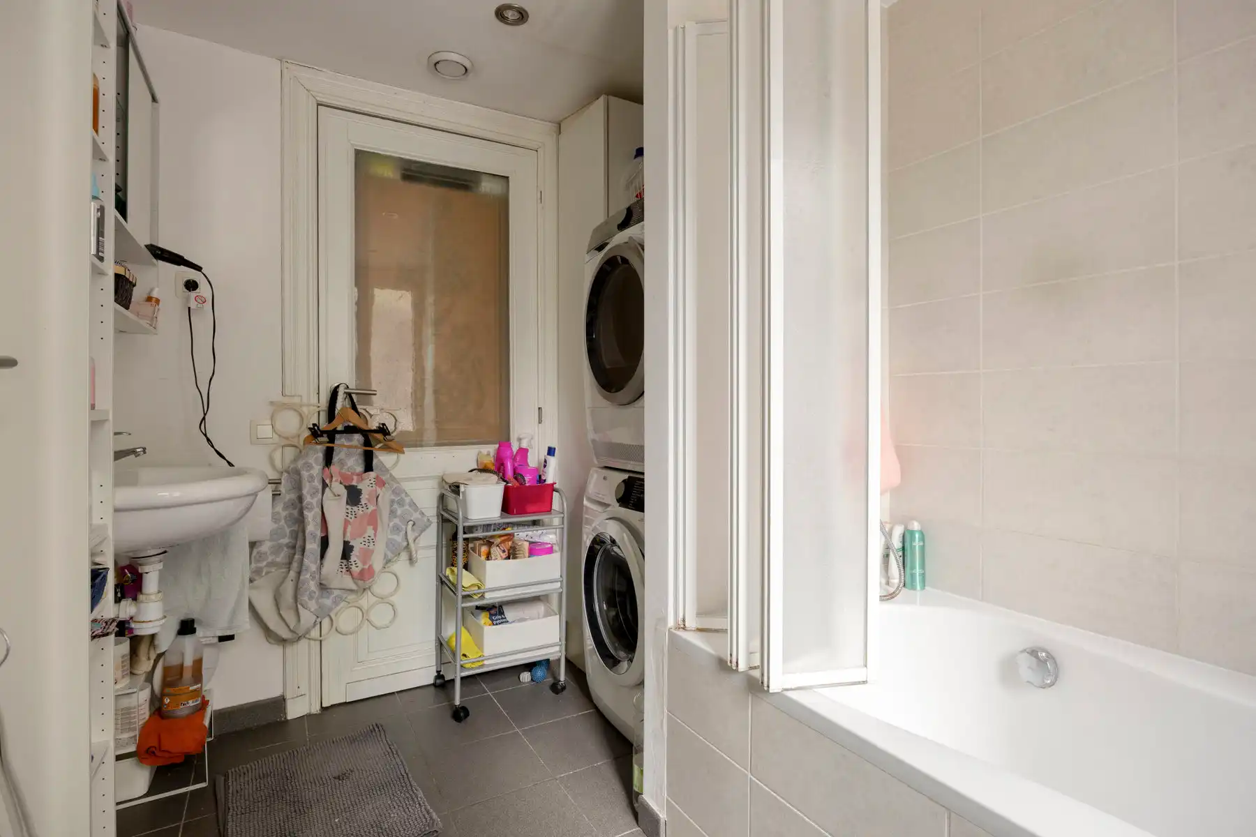 Prachtig gerenoveerde herenwoning met 5 slaapkamers foto 30
