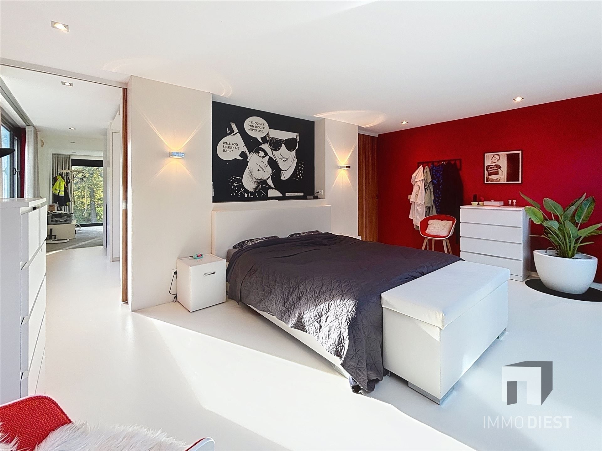 Moderne en strakke villa met veel lichtinval foto 23