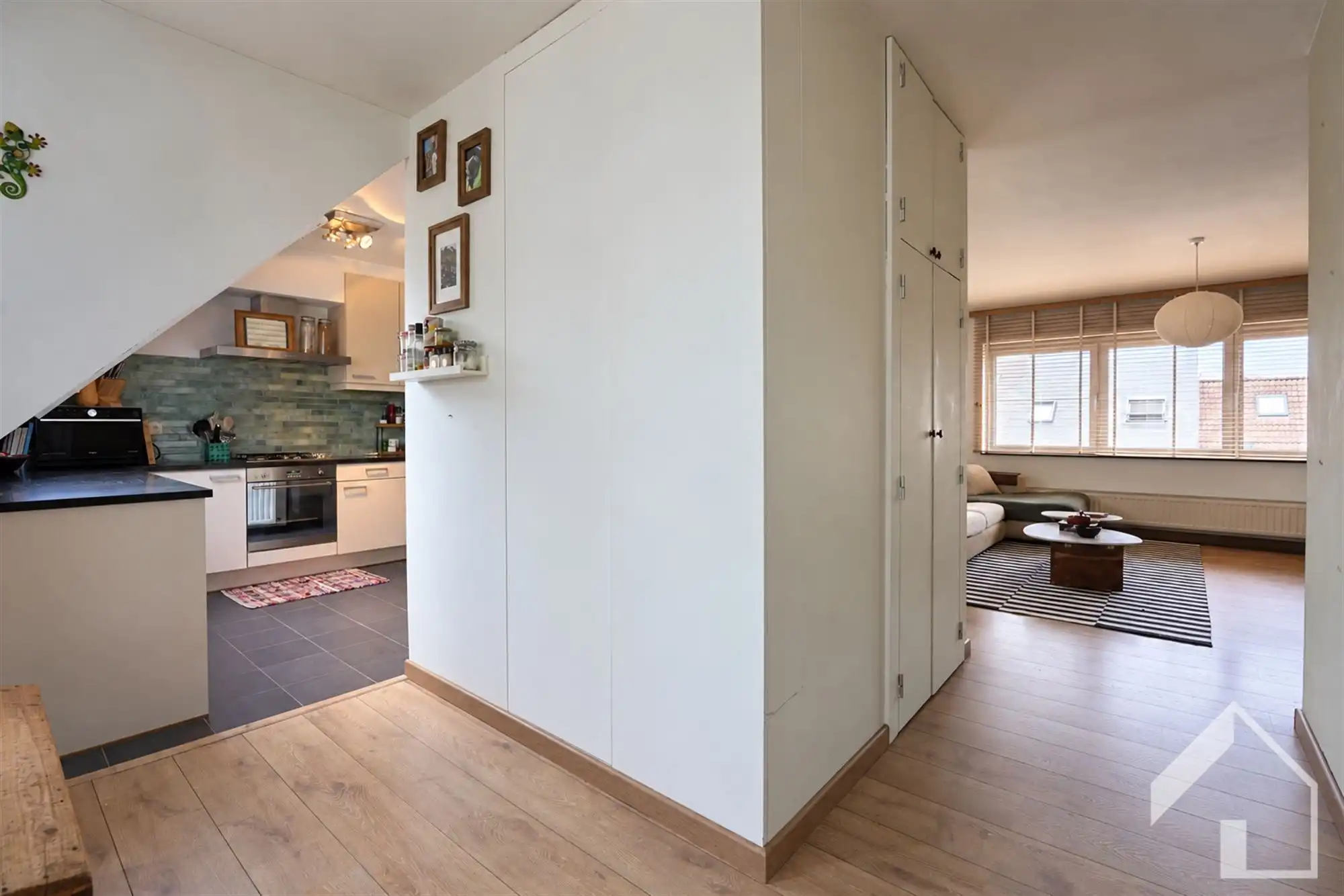 Ruim dakappartement met groot terras en staanplaats foto 2